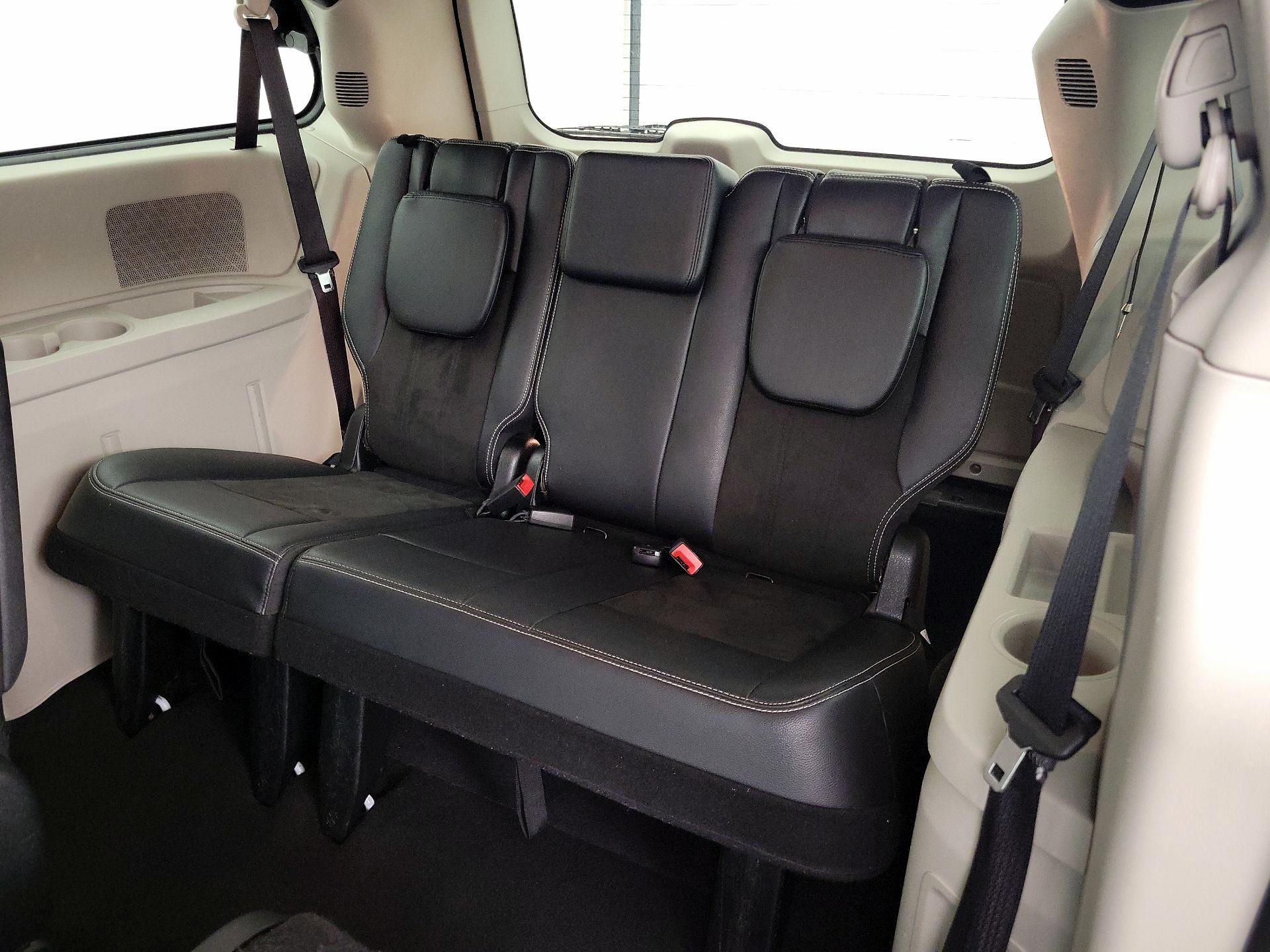 Thumbnail: 2020 Dodge Grand Caravan - 20