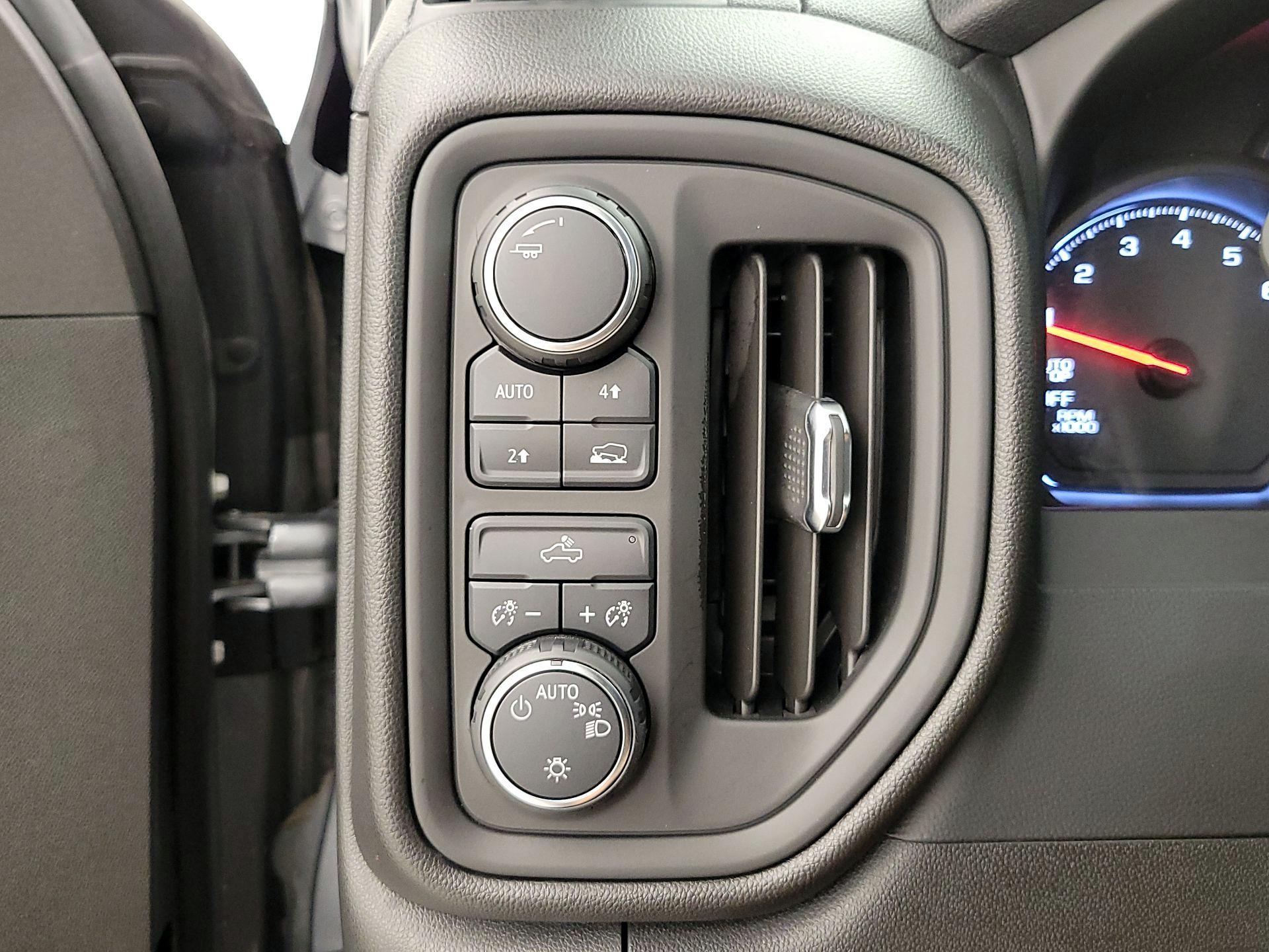 Thumbnail: 2021 Chevrolet Silverado 1500 - 13