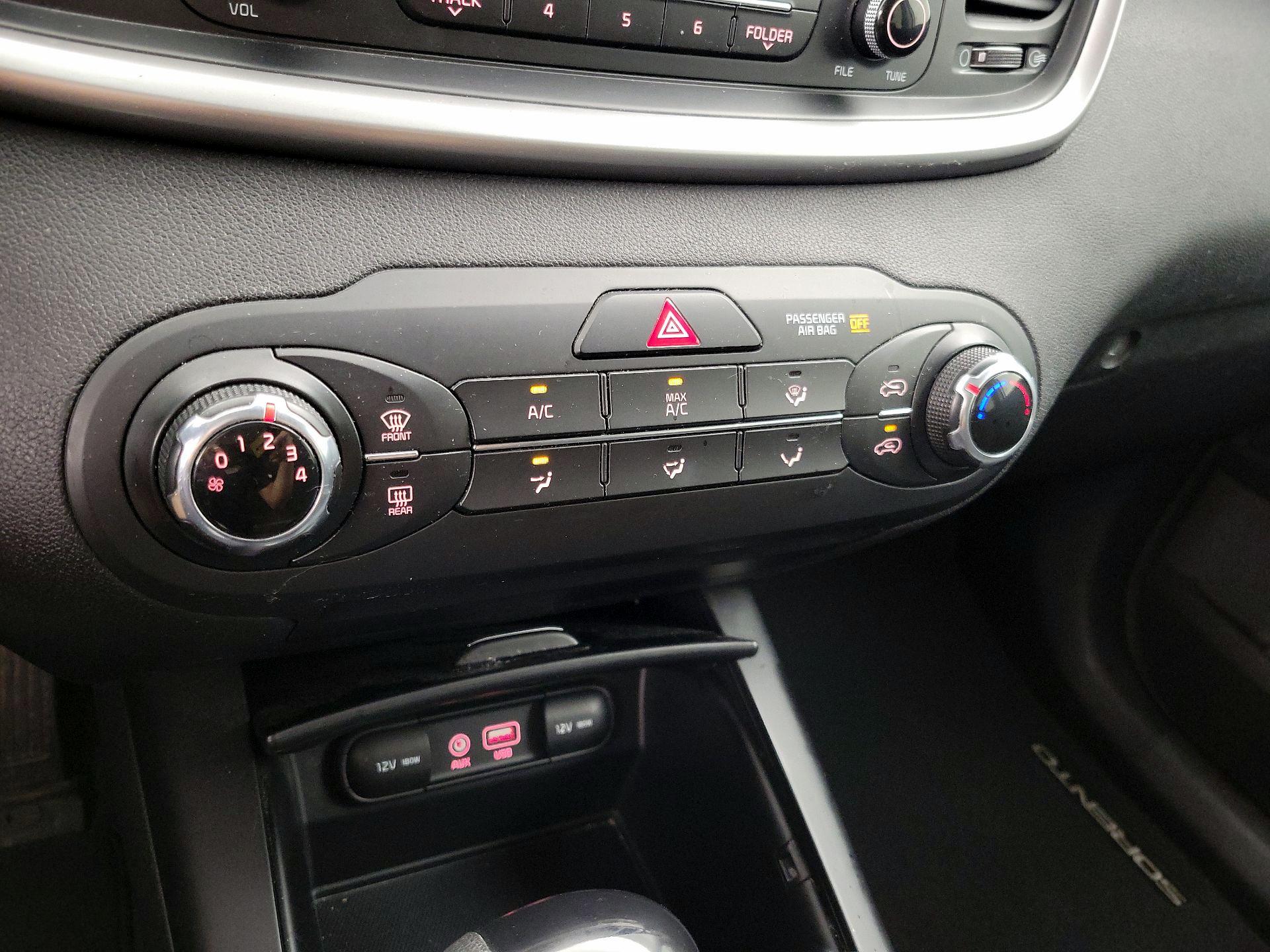 Thumbnail: 2016 Kia Sorento - 15
