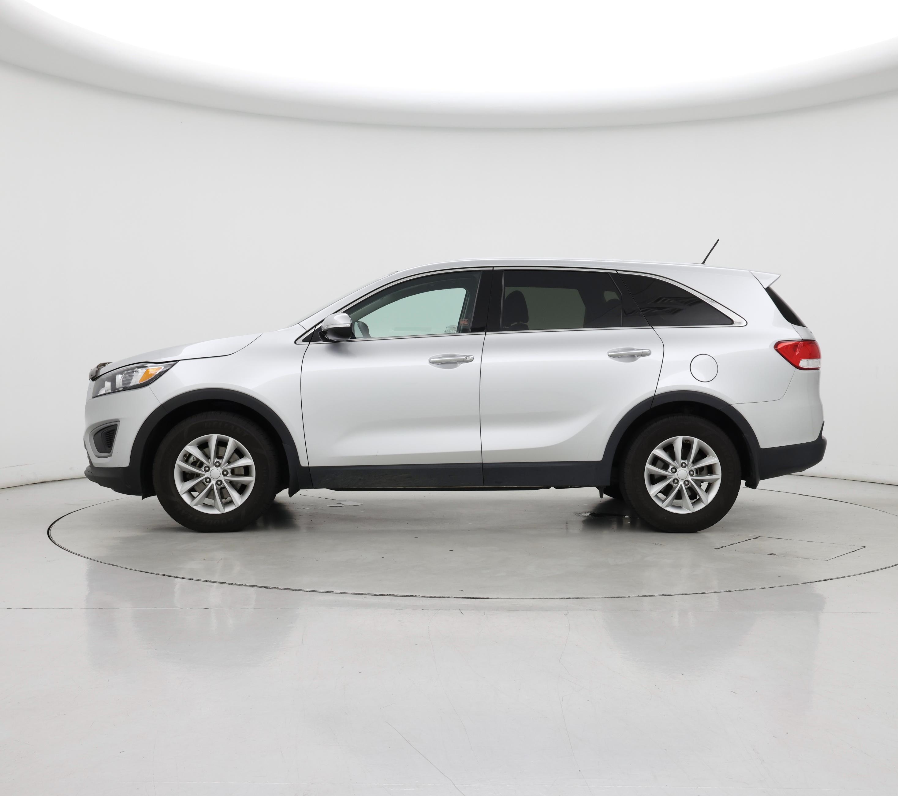 Thumbnail: 2016 Kia Sorento - 3