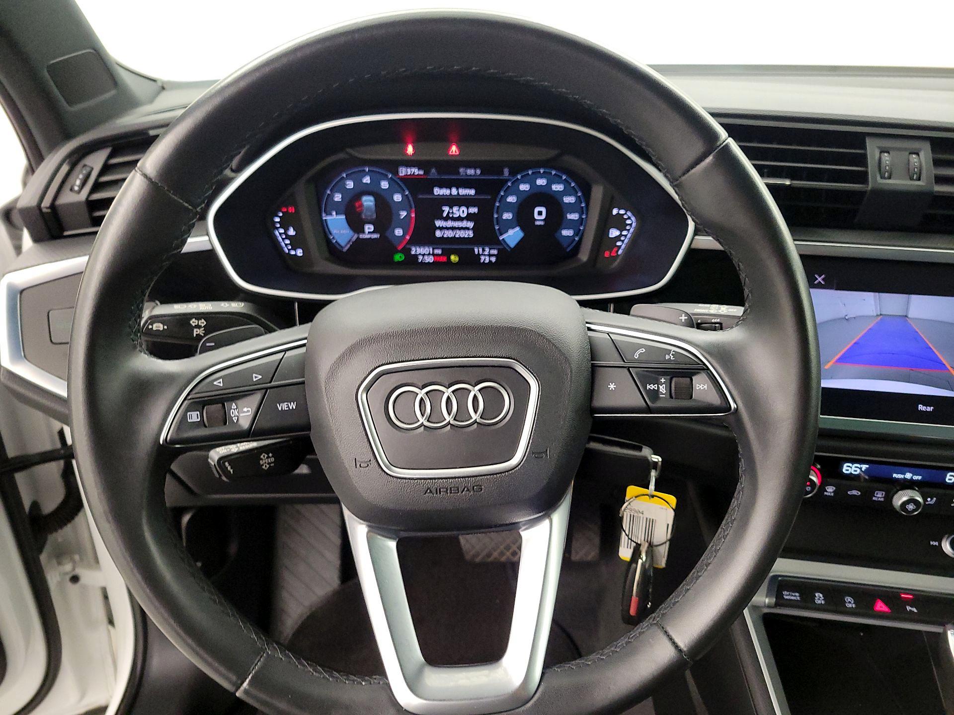 Thumbnail: 2022 Audi Q3 - 10