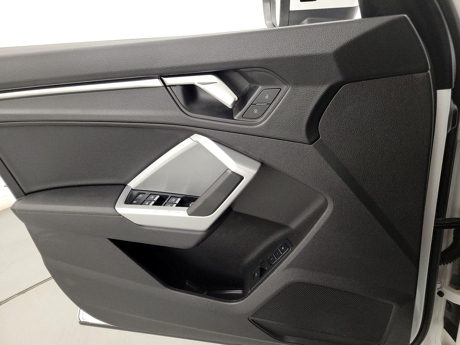Thumbnail: 2022 Audi Q3 - 12
