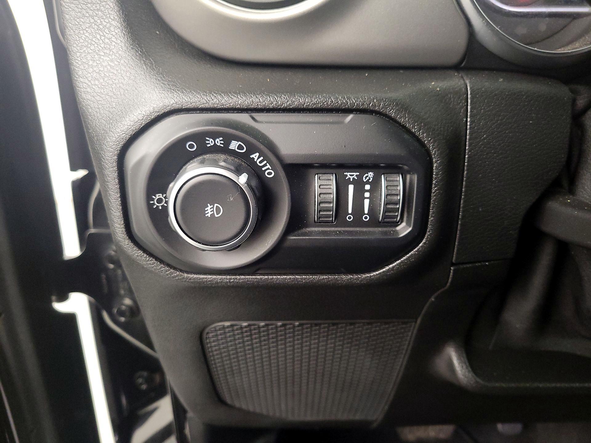 Thumbnail: 2021 Jeep Wrangler - 13