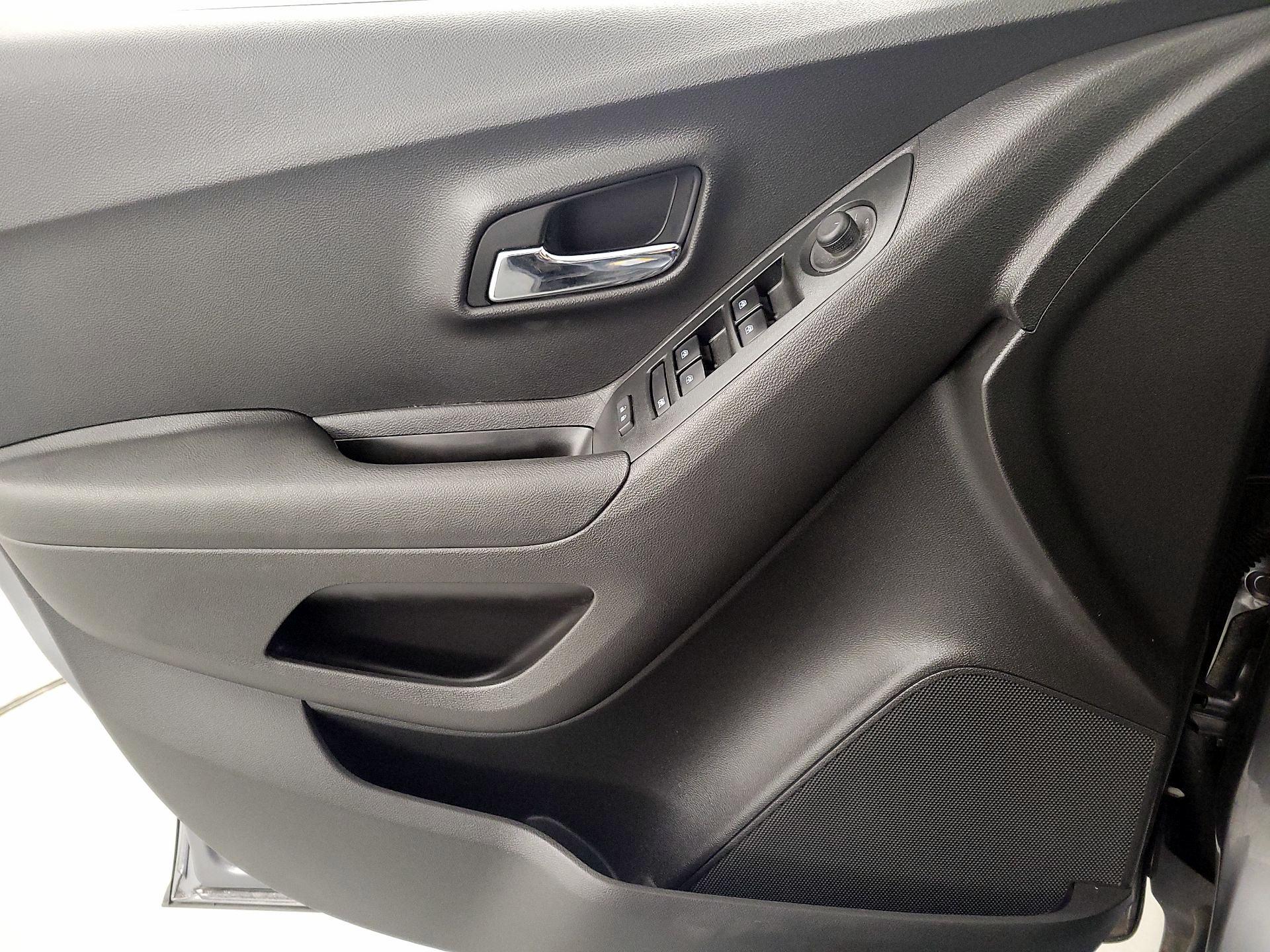 Thumbnail: 2020 Chevrolet Trax - 12