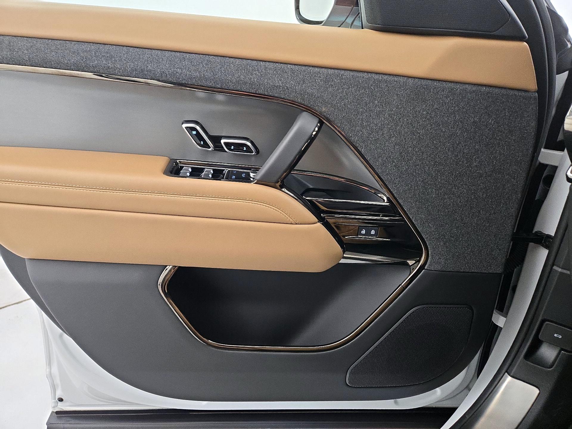 Thumbnail: 2024 Land Rover Range Rover Sport - 12