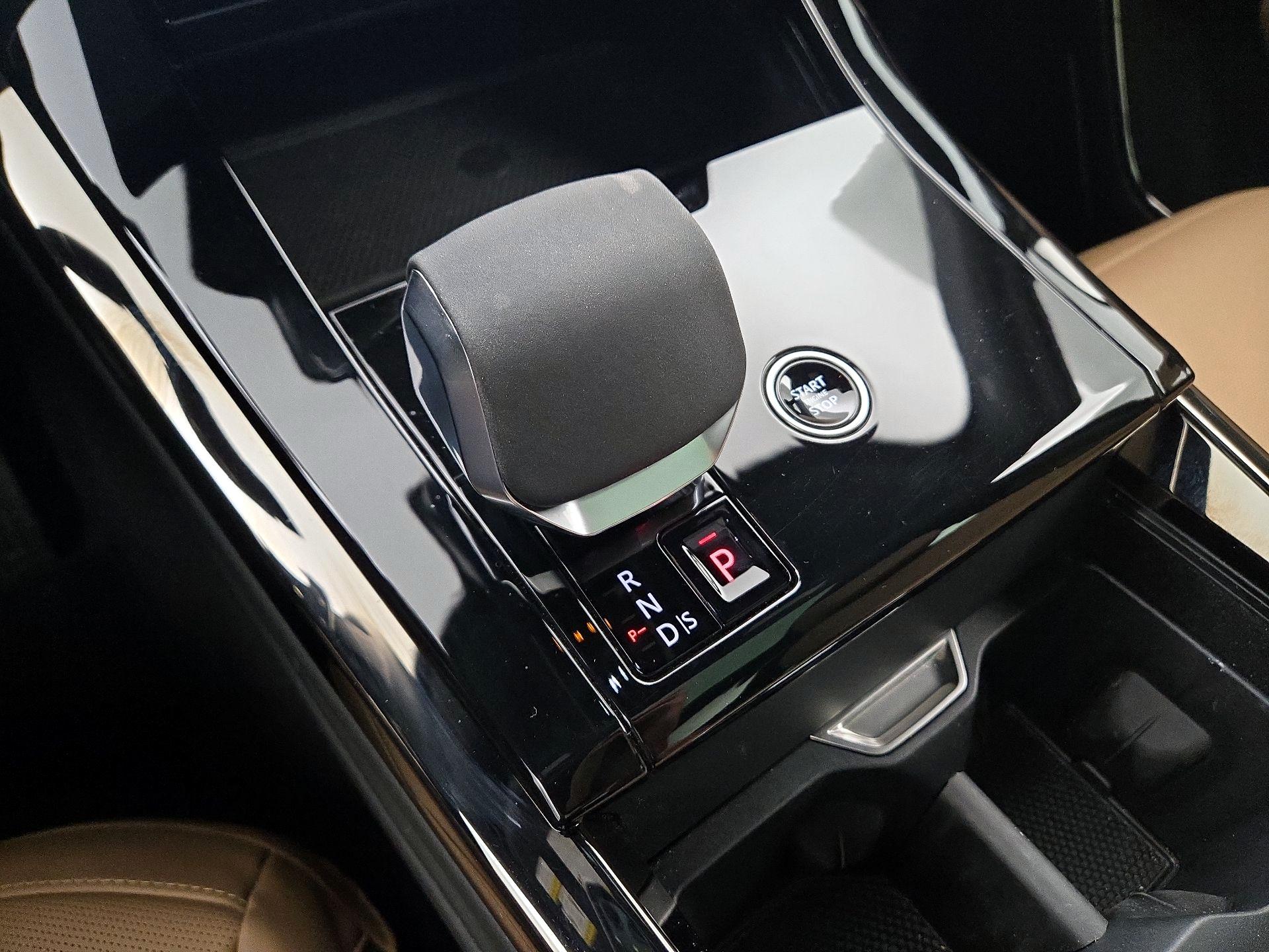 Thumbnail: 2024 Land Rover Range Rover Sport - 18