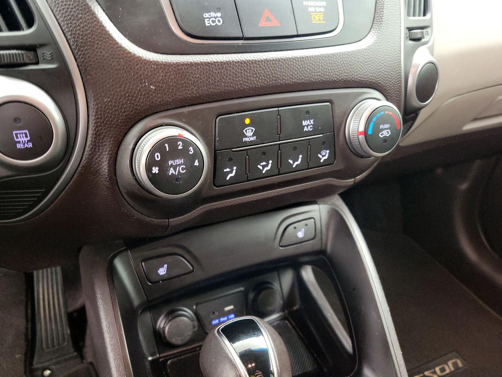 Thumbnail: 2015 Hyundai Tucson - 16