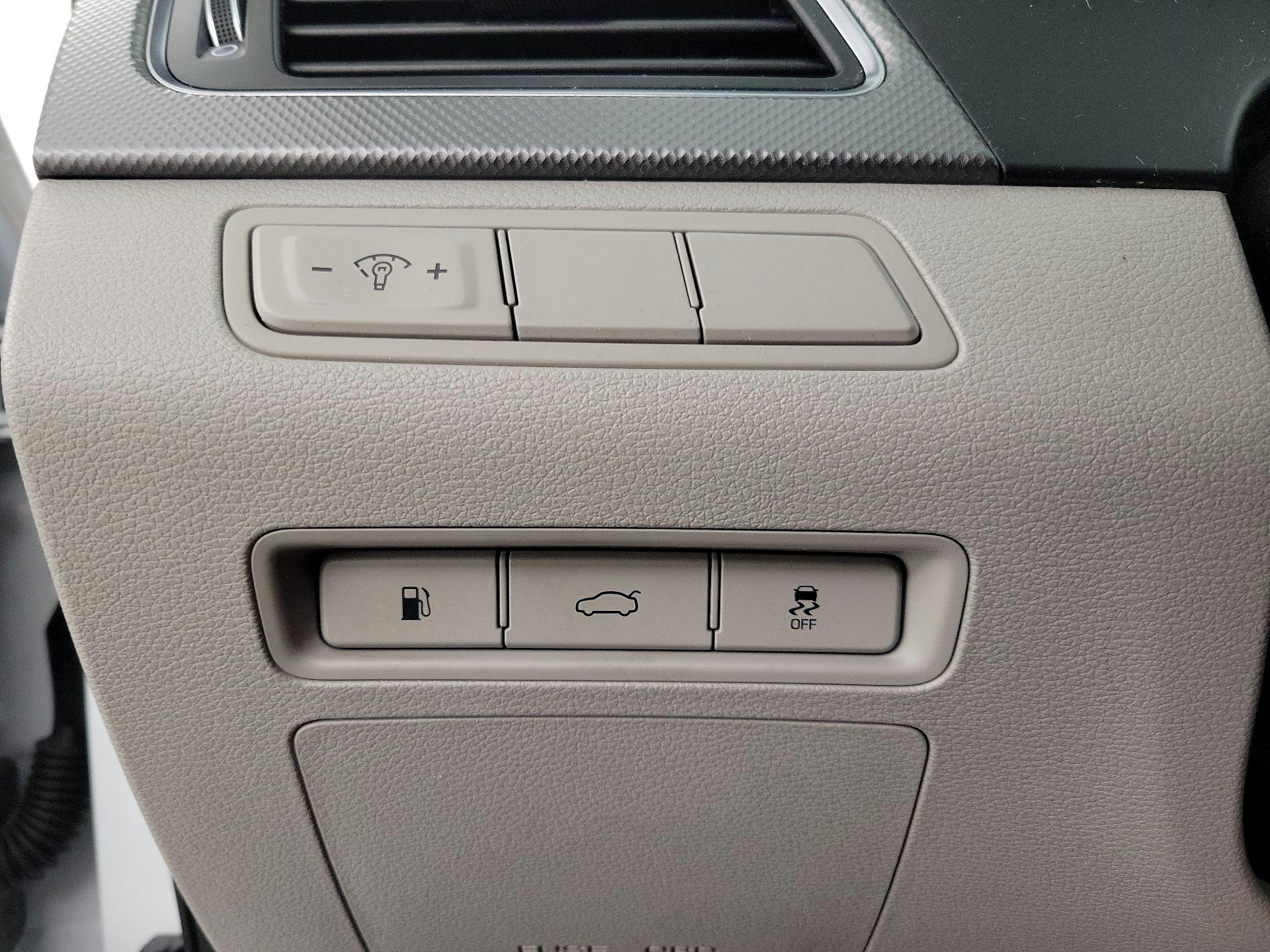 Thumbnail: 2016 Hyundai Sonata - 13