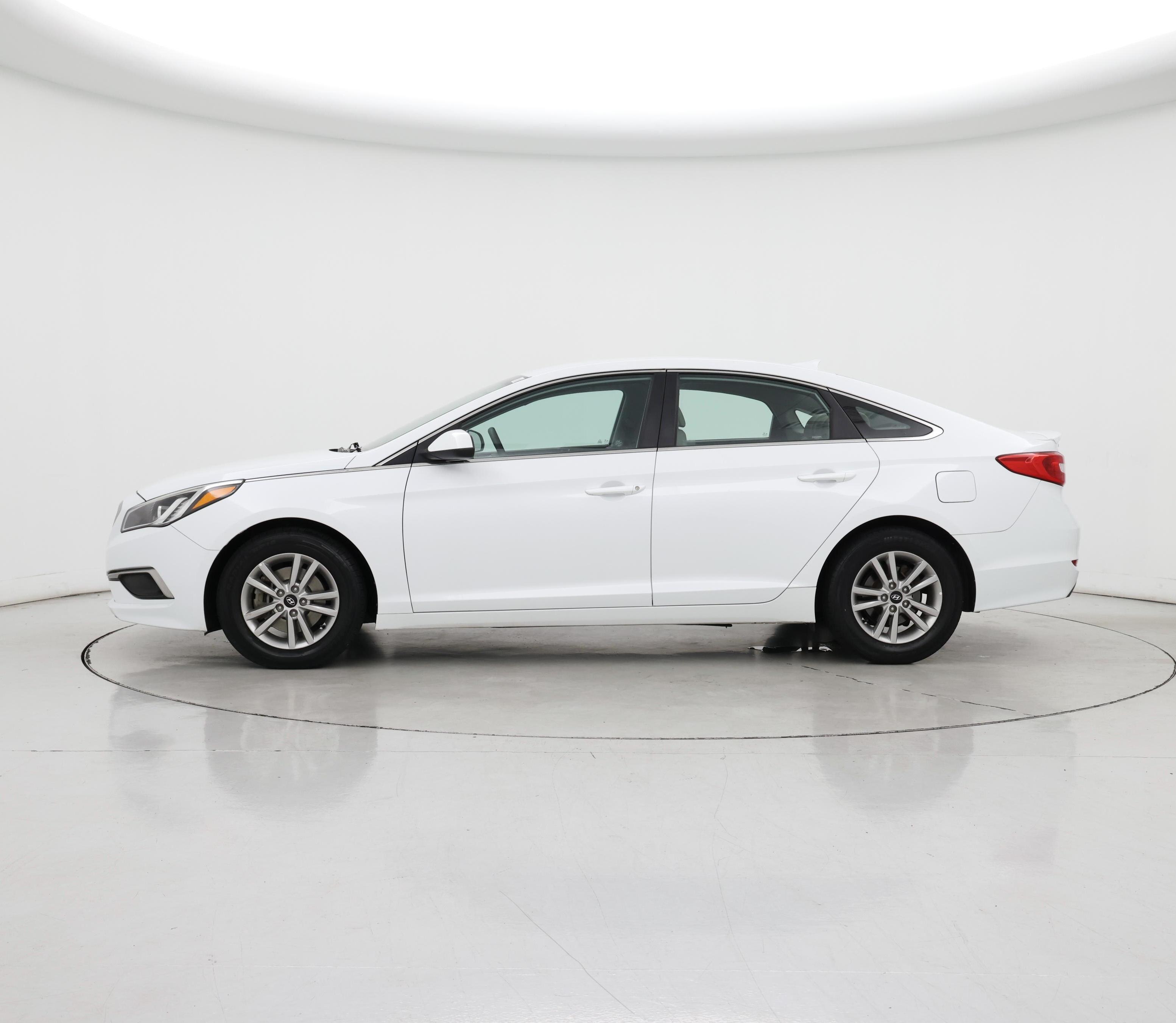 Thumbnail: 2016 Hyundai Sonata - 3
