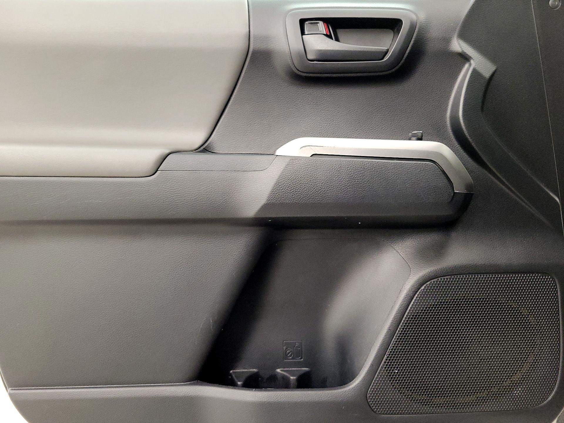 Thumbnail: 2019 Toyota Tacoma - 12