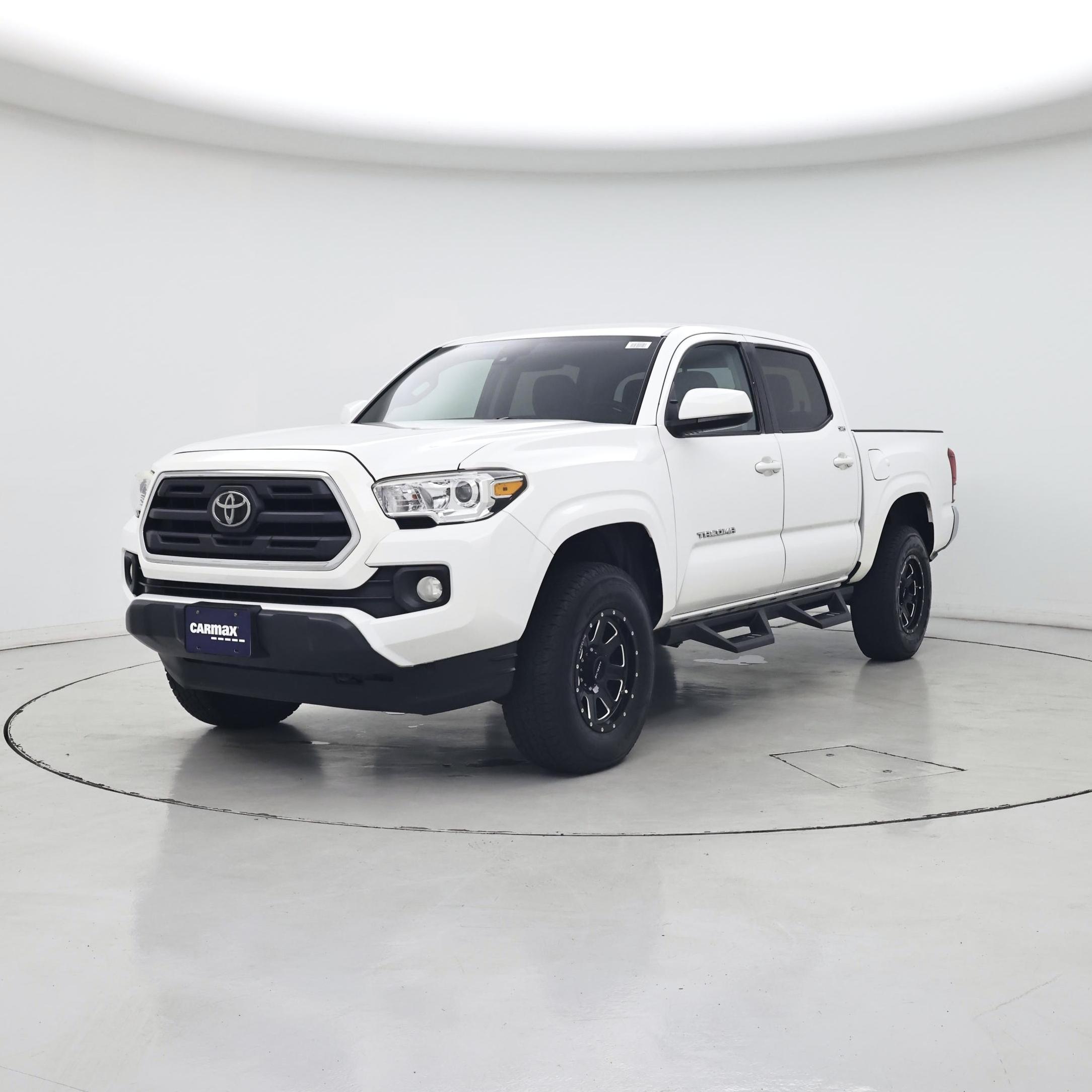 Thumbnail: 2019 Toyota Tacoma - 4