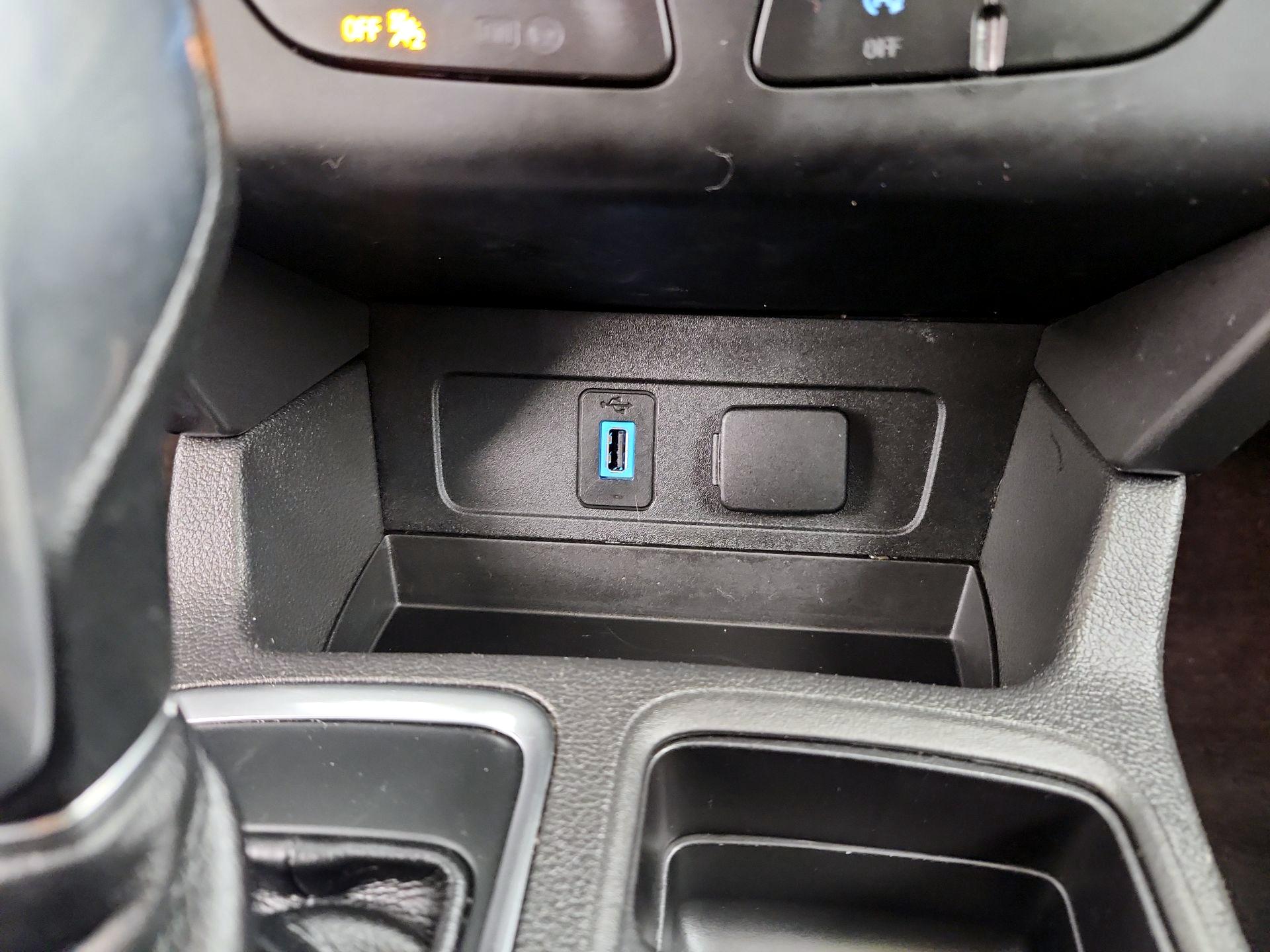 Thumbnail: 2019 Ford Escape - 19