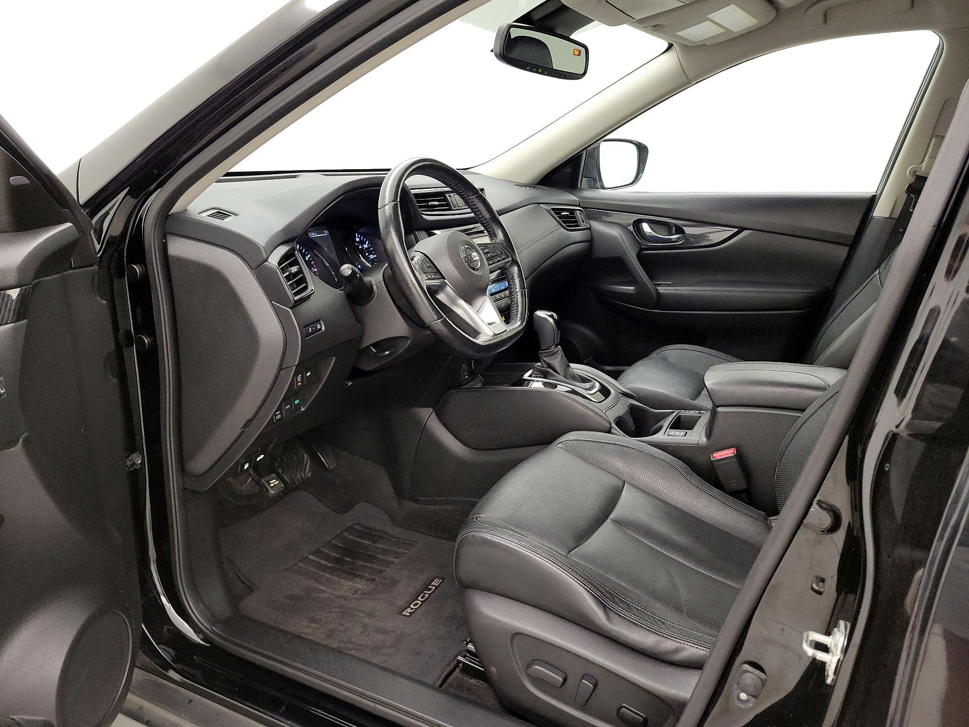 Thumbnail: 2017 Nissan Rogue - 11