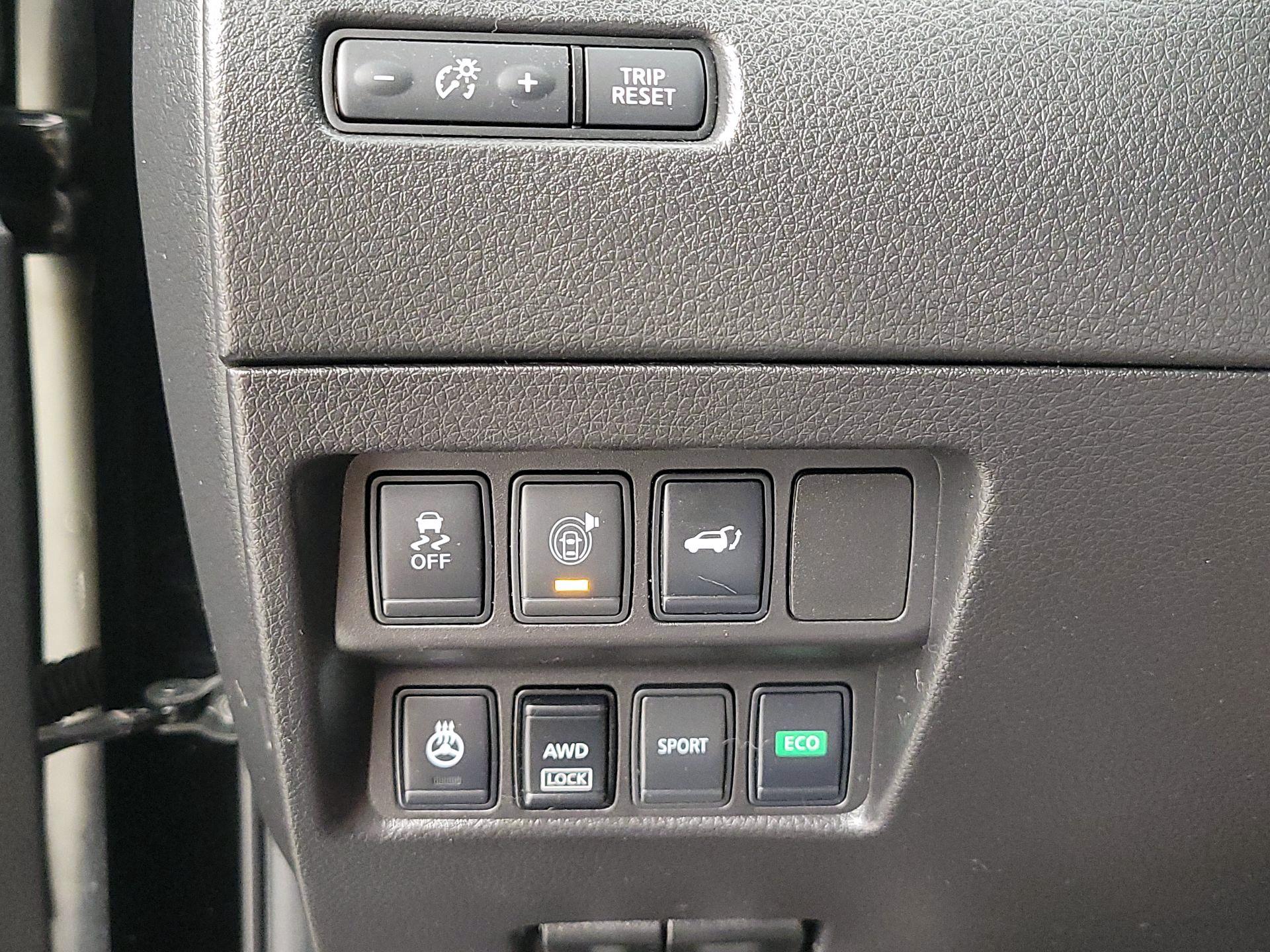 Thumbnail: 2017 Nissan Rogue - 13