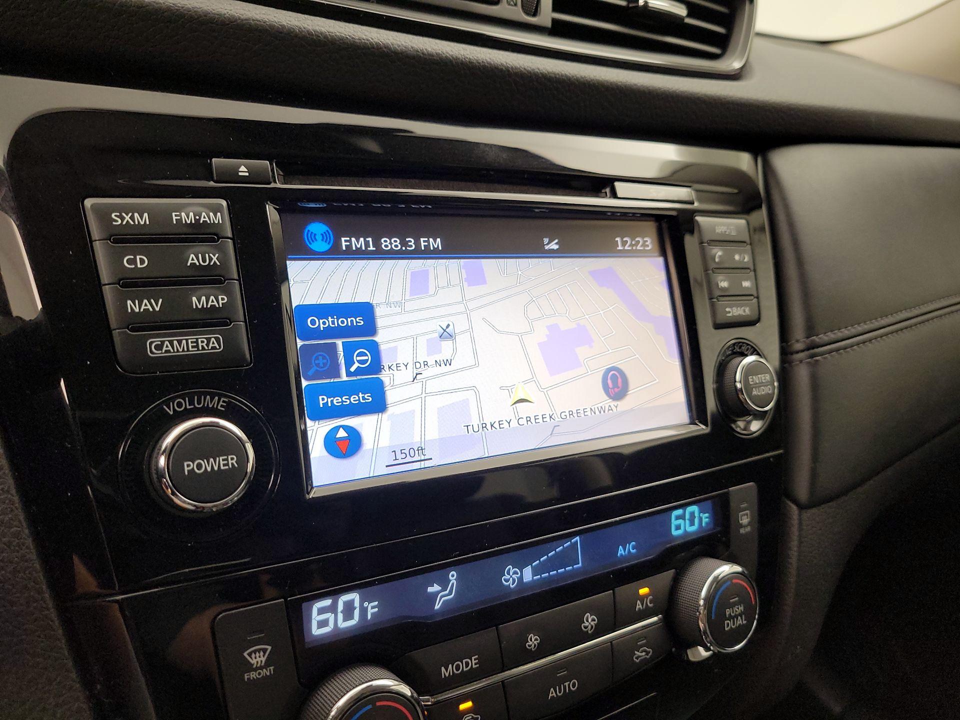 Thumbnail: 2017 Nissan Rogue - 14