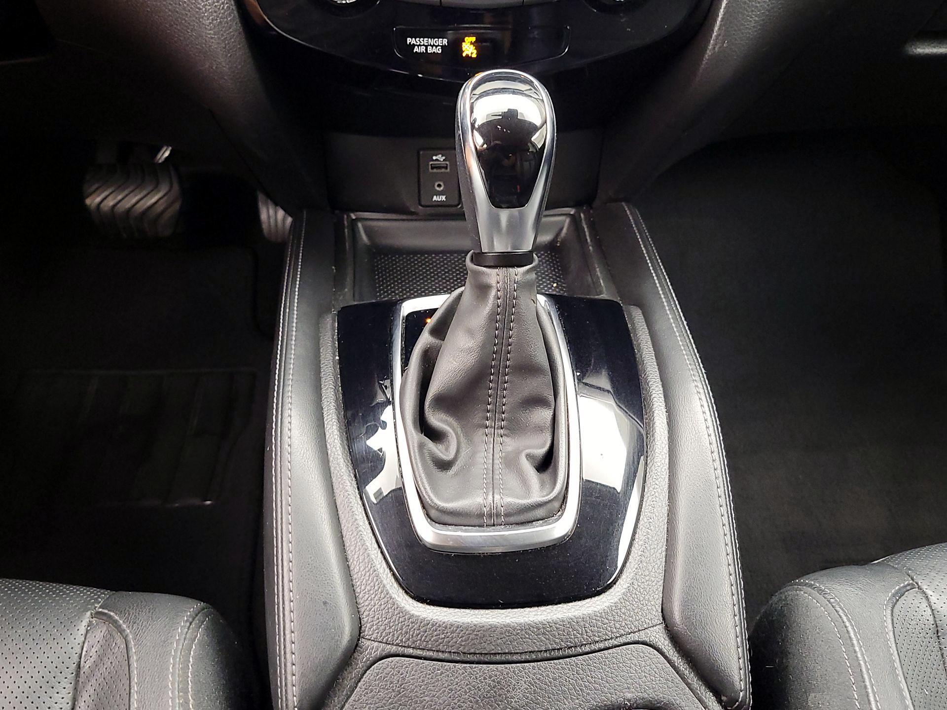 Thumbnail: 2017 Nissan Rogue - 18