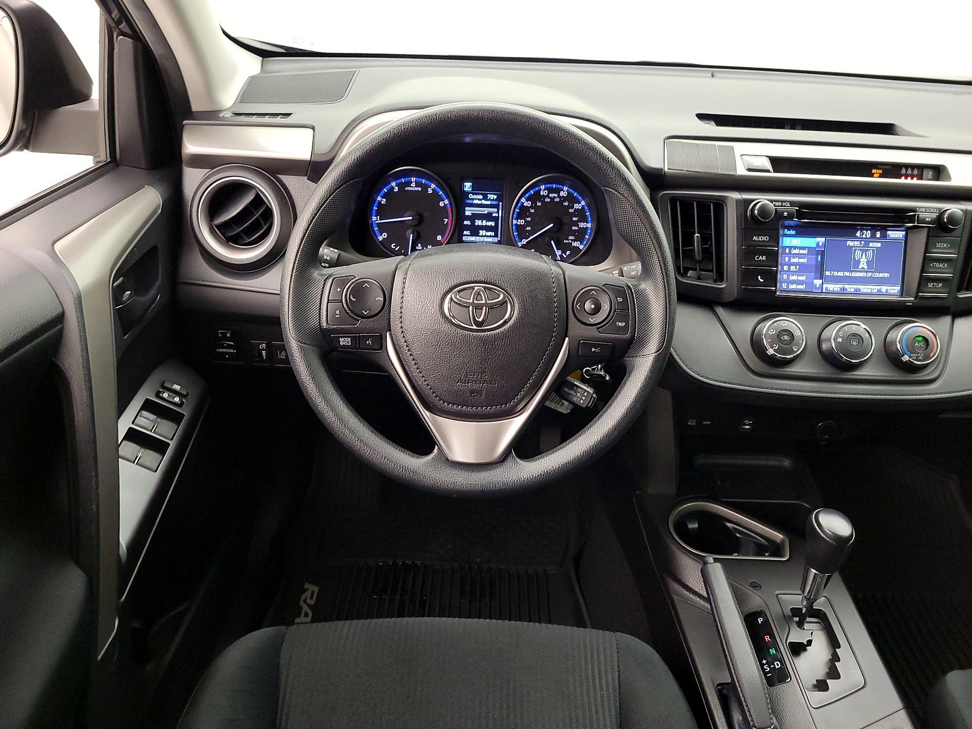Thumbnail: 2018 Toyota RAV4 - 10