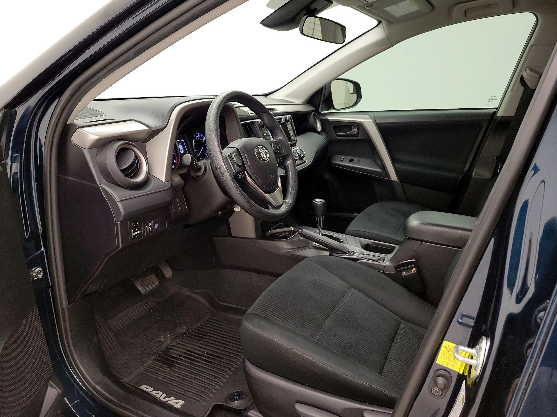 Thumbnail: 2018 Toyota RAV4 - 11