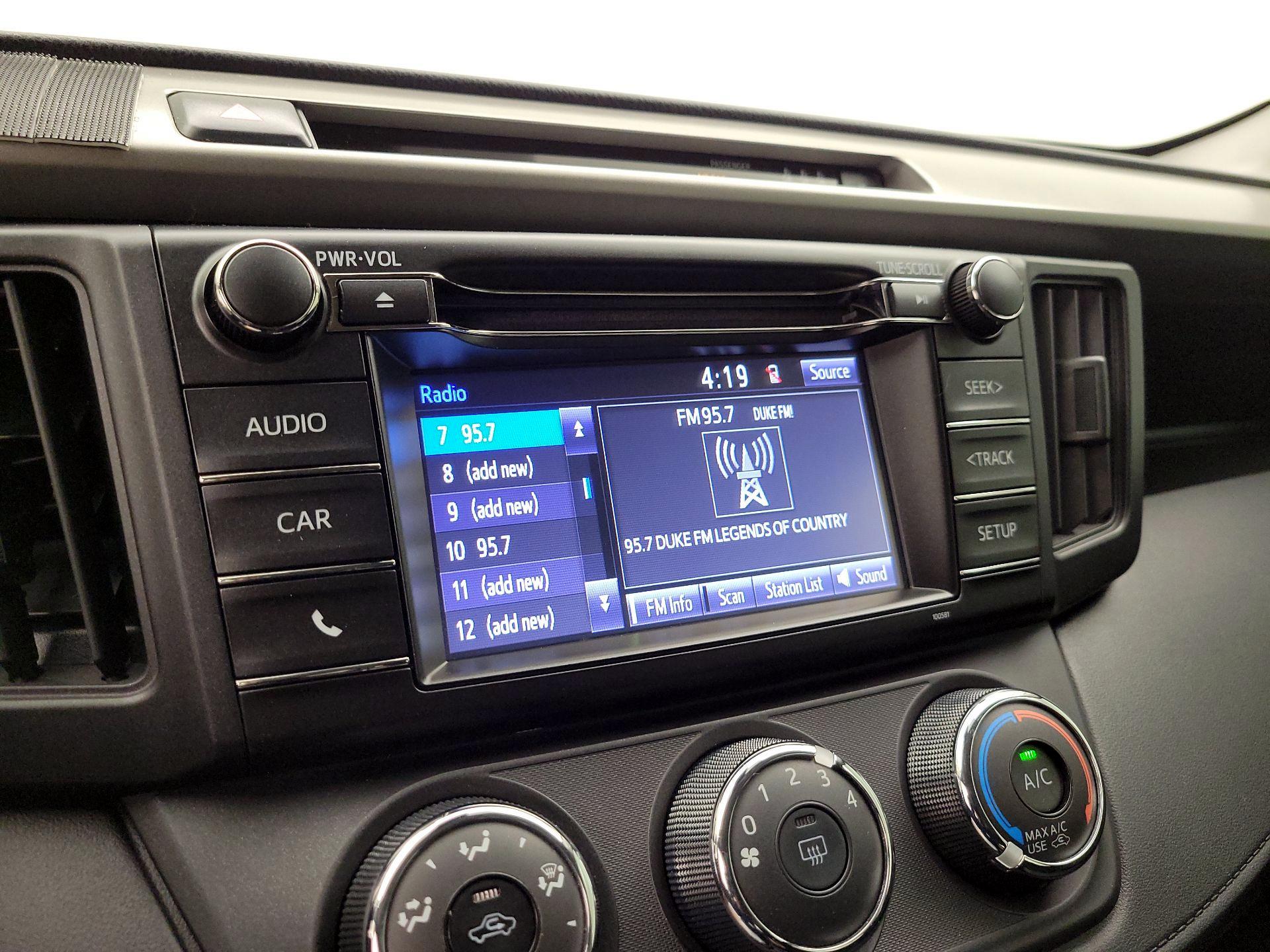 Thumbnail: 2018 Toyota RAV4 - 15