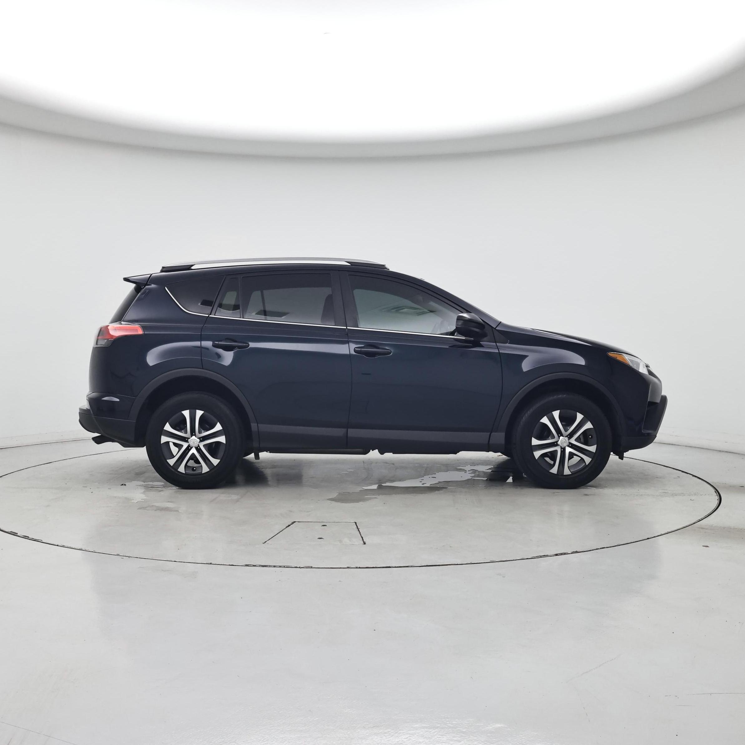 Thumbnail: 2018 Toyota RAV4 - 7
