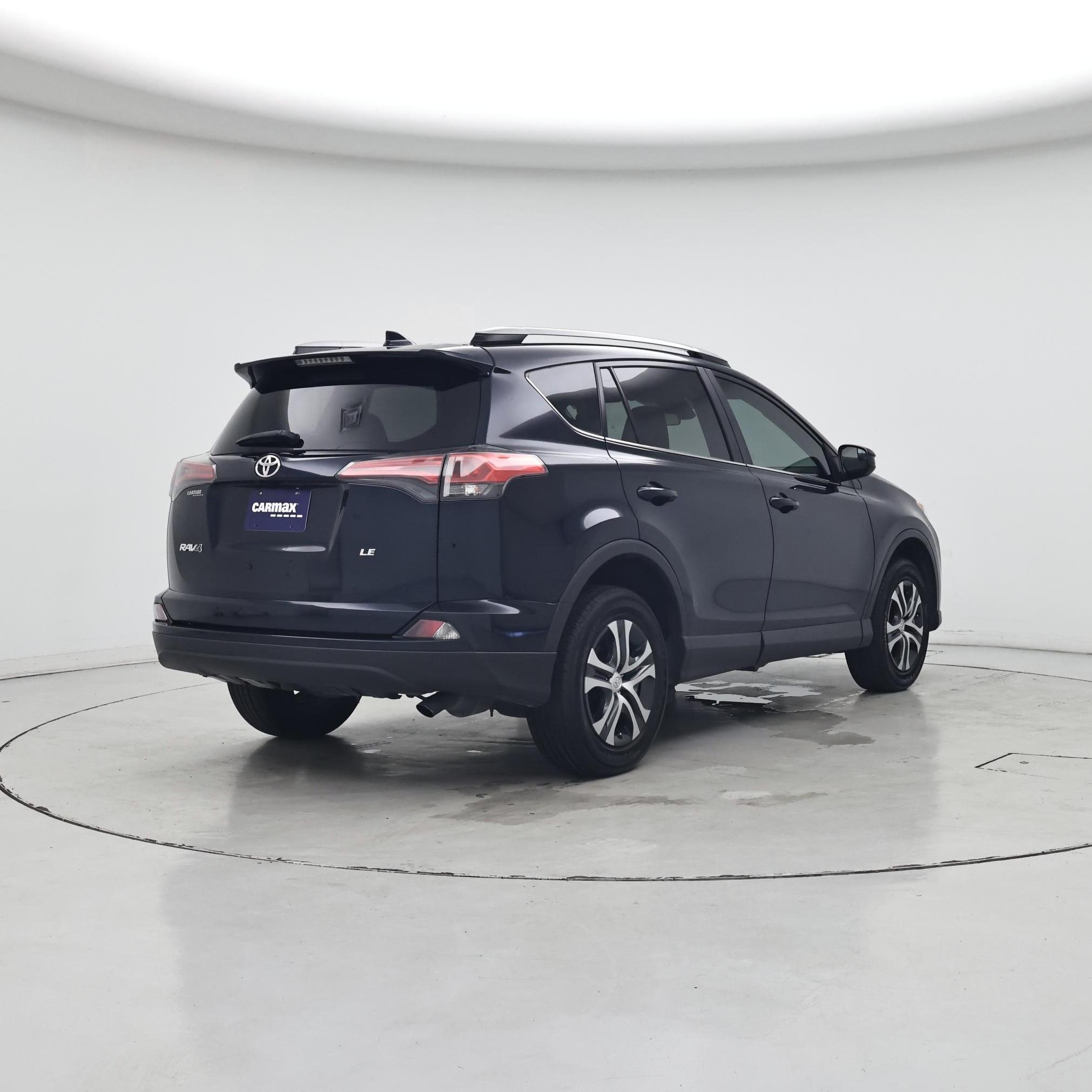 Thumbnail: 2018 Toyota RAV4 - 8