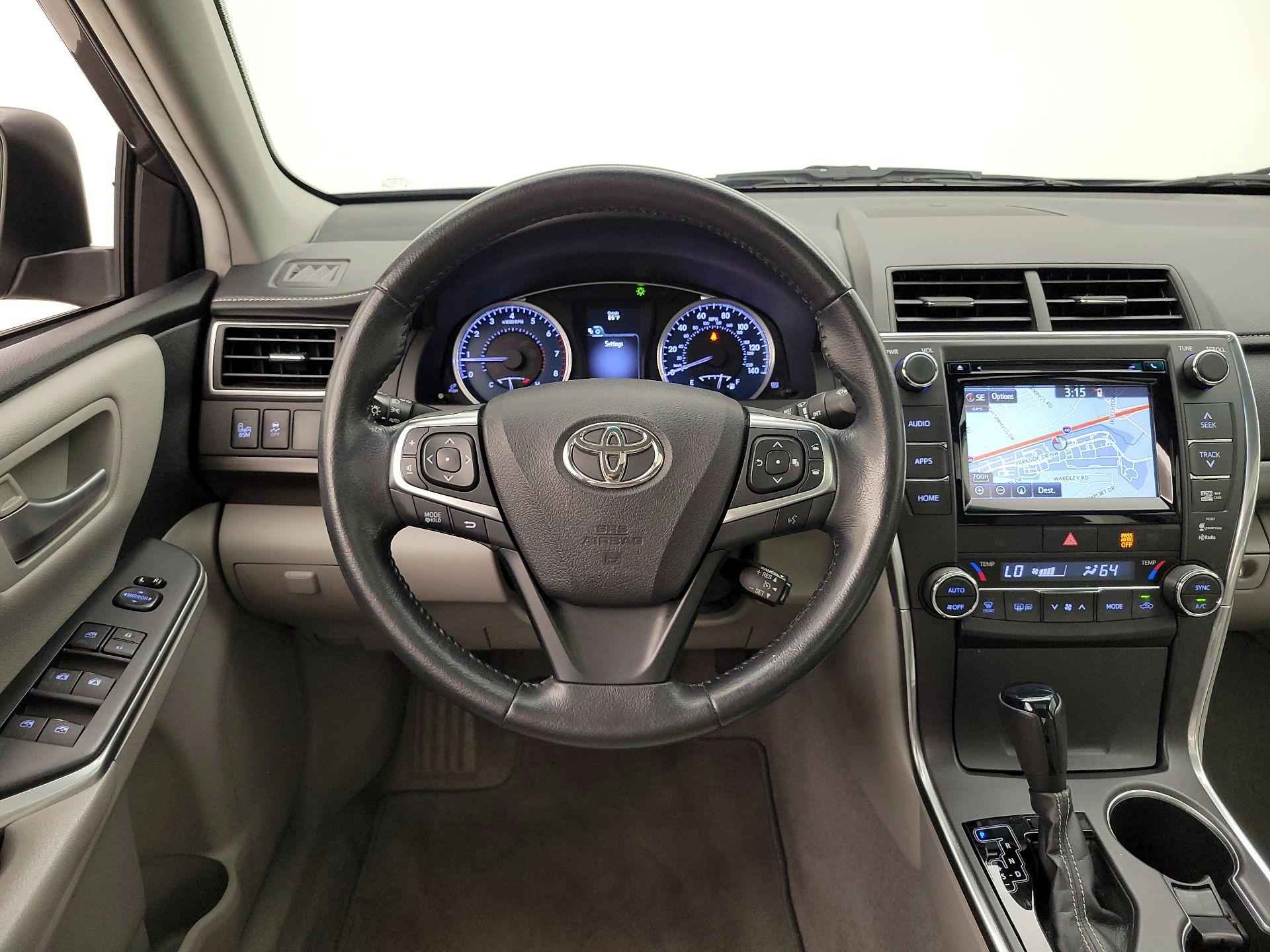 Thumbnail: 2015 Toyota Camry - 10