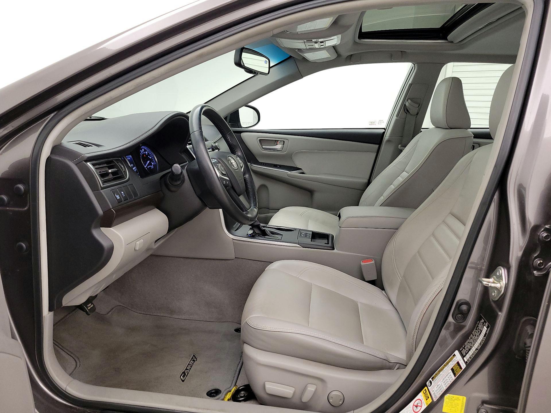Thumbnail: 2015 Toyota Camry - 11