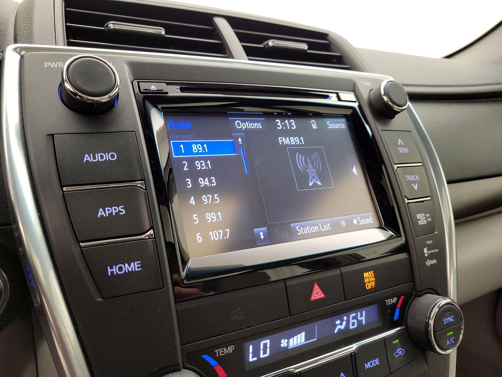 Thumbnail: 2015 Toyota Camry - 16
