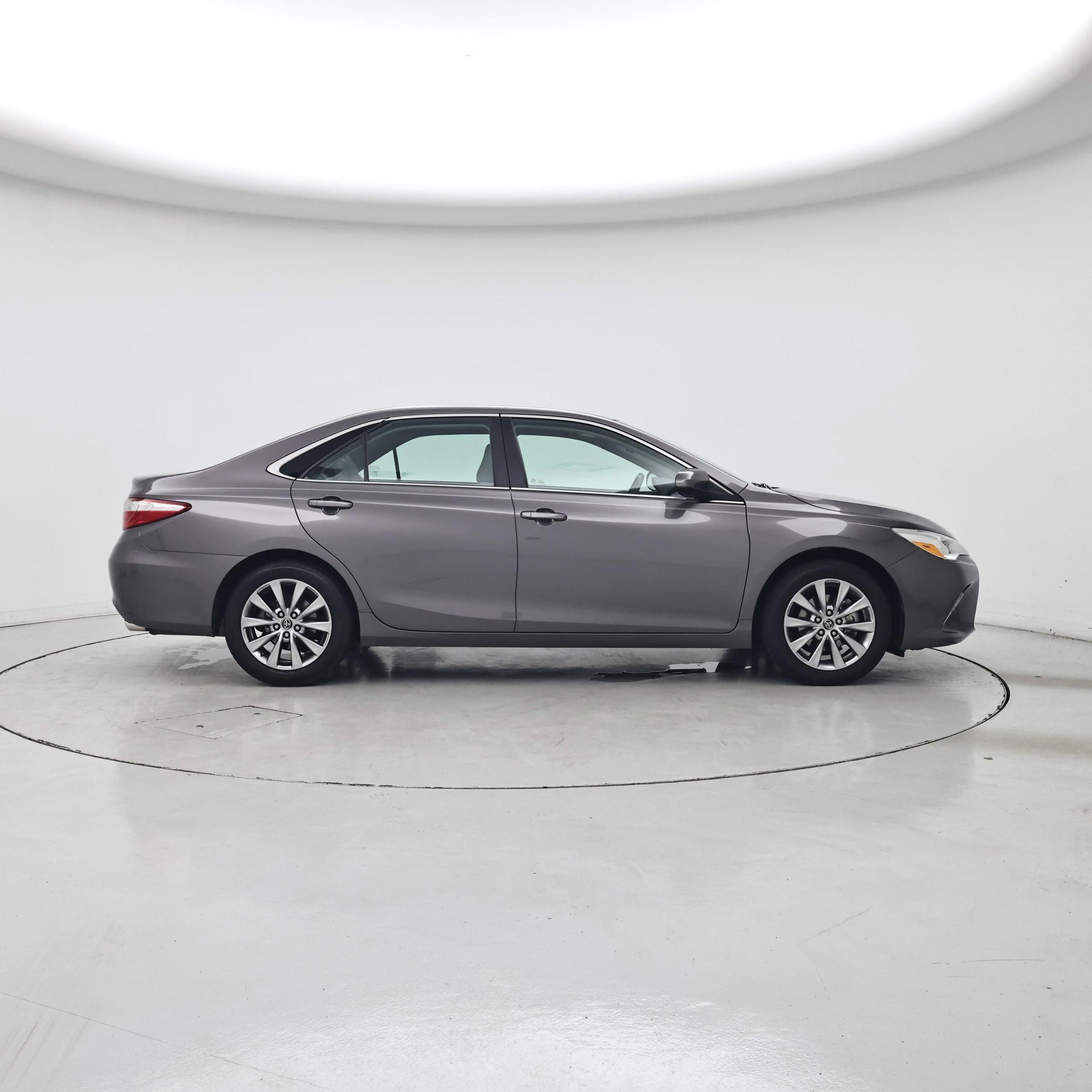 Thumbnail: 2015 Toyota Camry - 7