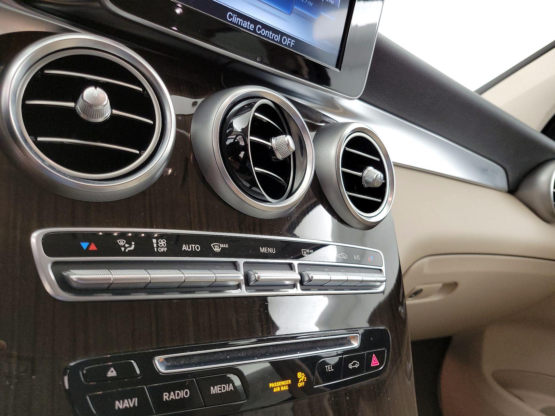 Thumbnail: 2016 Mercedes-Benz GLC - 16