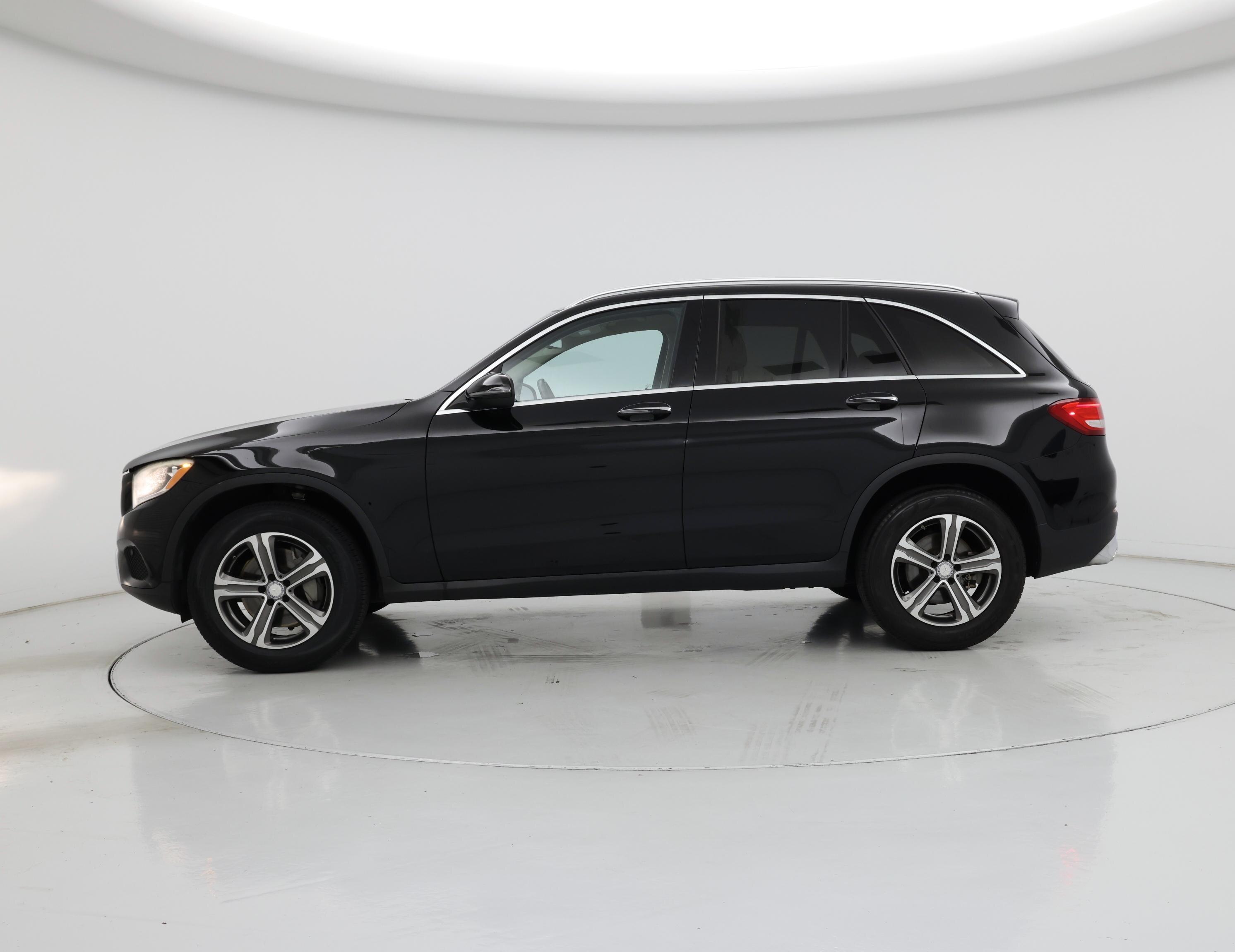 Thumbnail: 2016 Mercedes-Benz GLC - 3