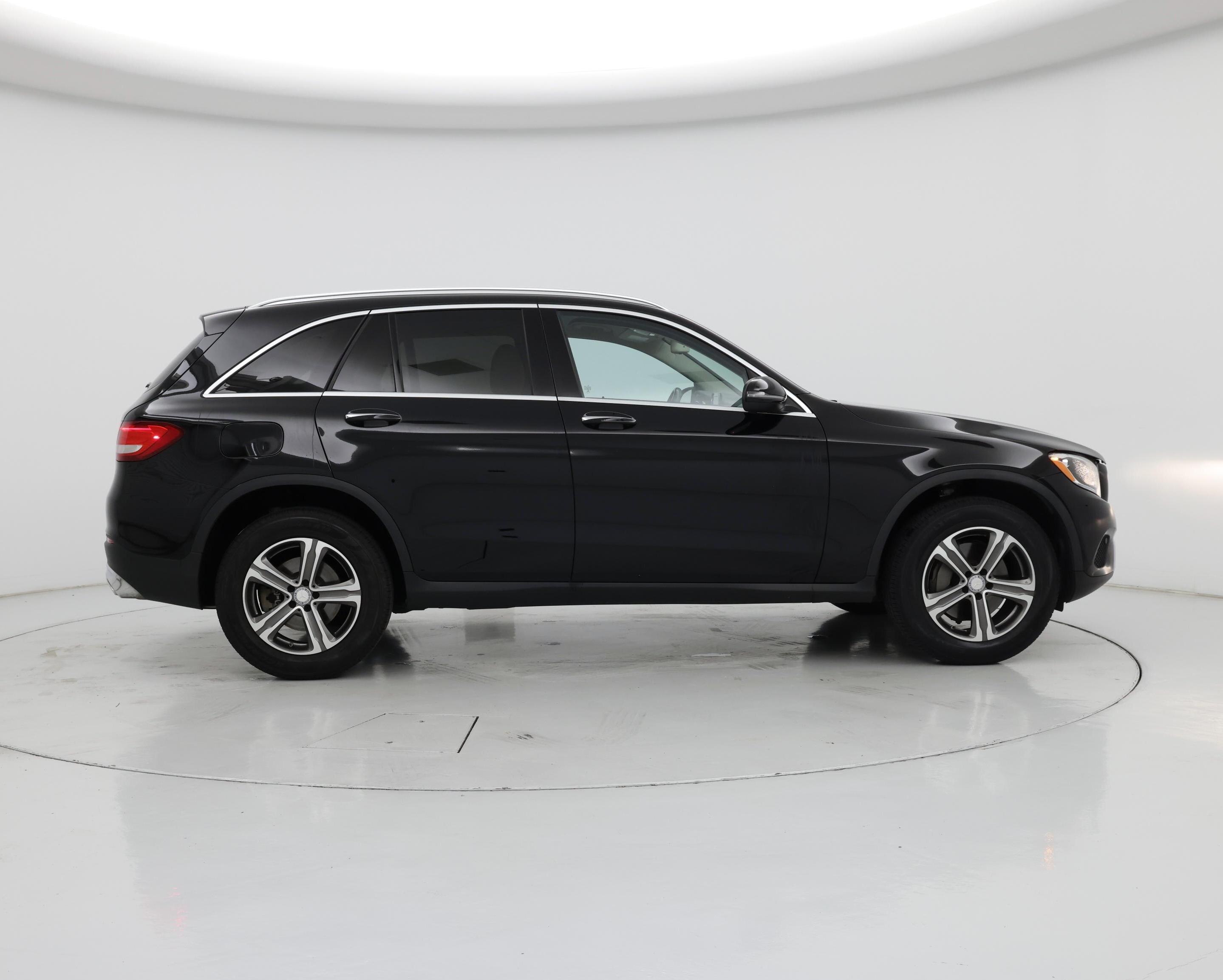 Thumbnail: 2016 Mercedes-Benz GLC - 7
