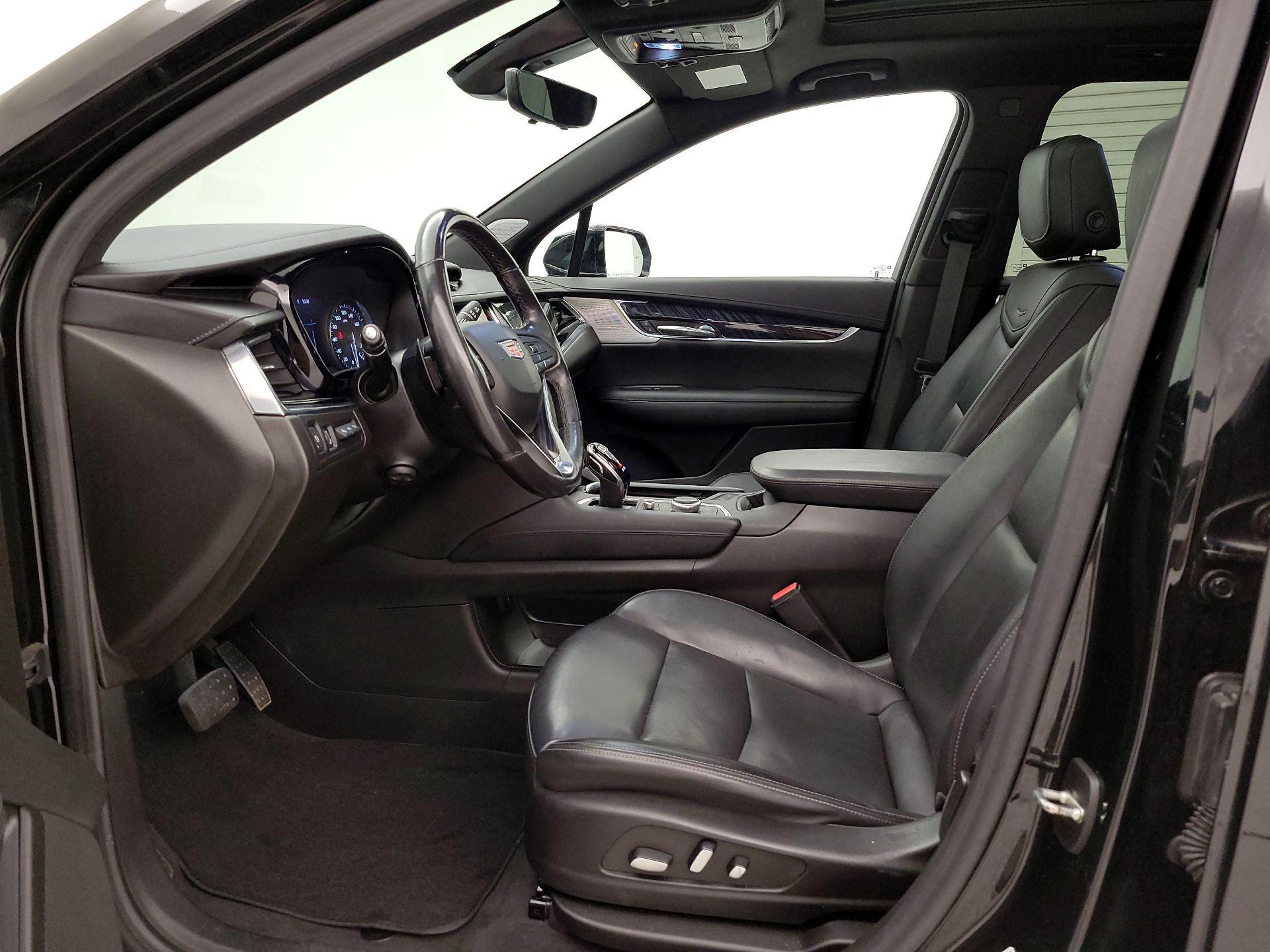 Thumbnail: 2022 Cadillac XT6 - 11