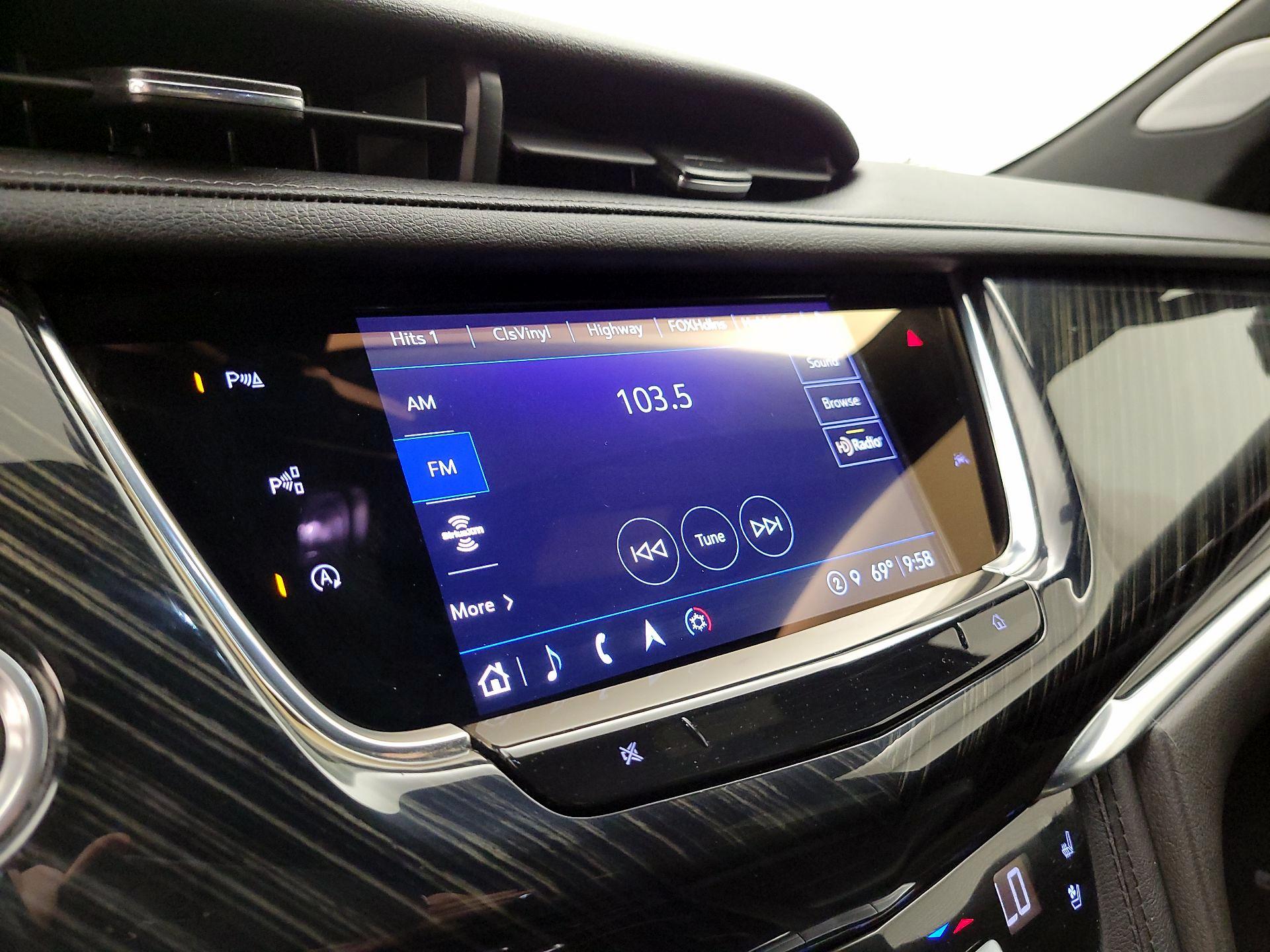 Thumbnail: 2022 Cadillac XT6 - 15