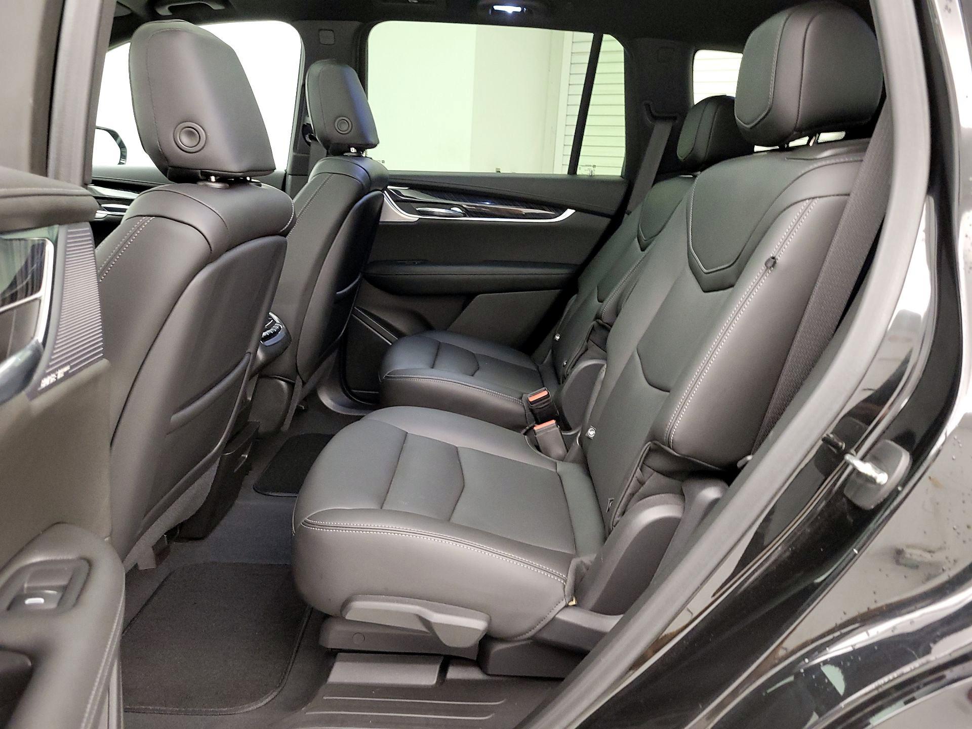 Thumbnail: 2022 Cadillac XT6 - 20