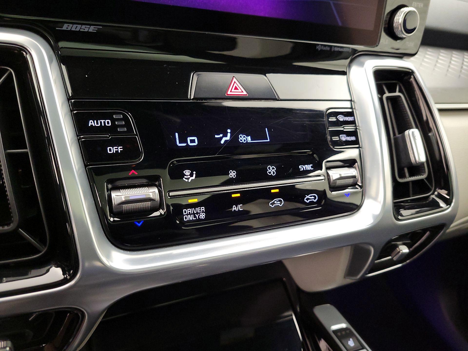 Thumbnail: 2022 Kia Sorento - 17
