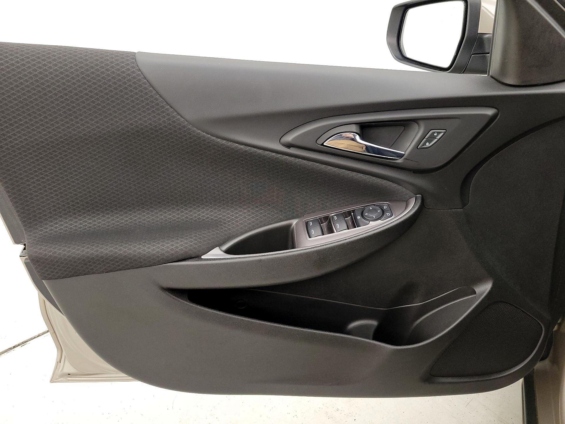 Thumbnail: 2022 Chevrolet Malibu - 12