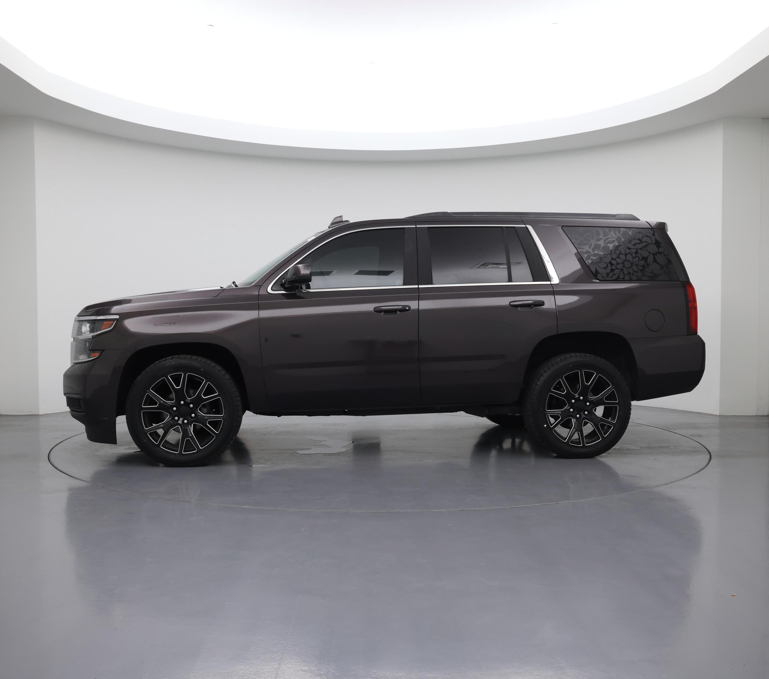 Thumbnail: 2015 Chevrolet Tahoe - 3