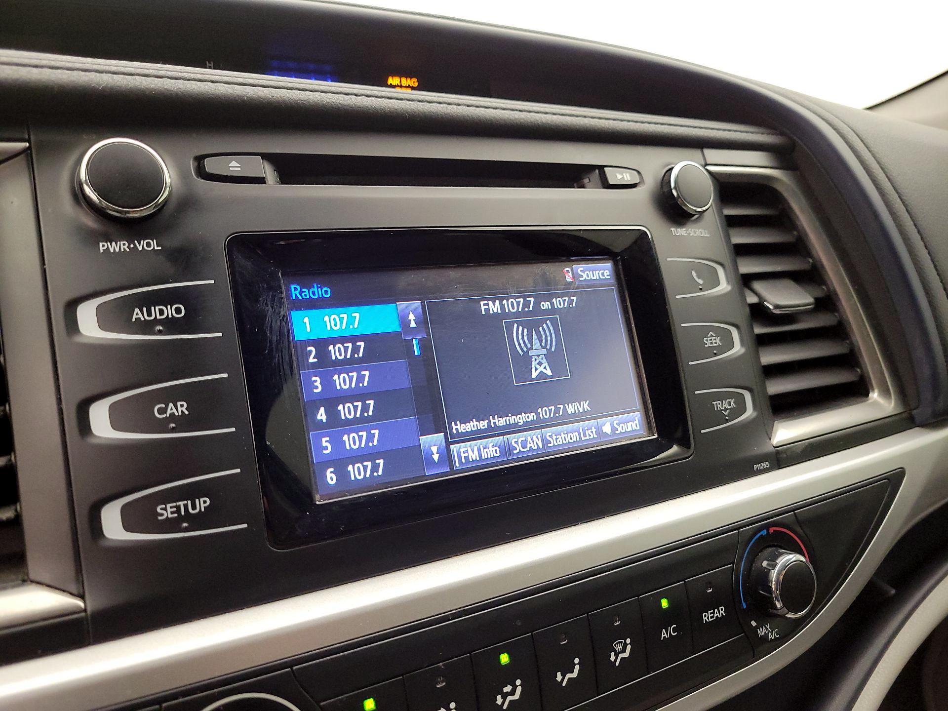 Thumbnail: 2016 Toyota Highlander - 15