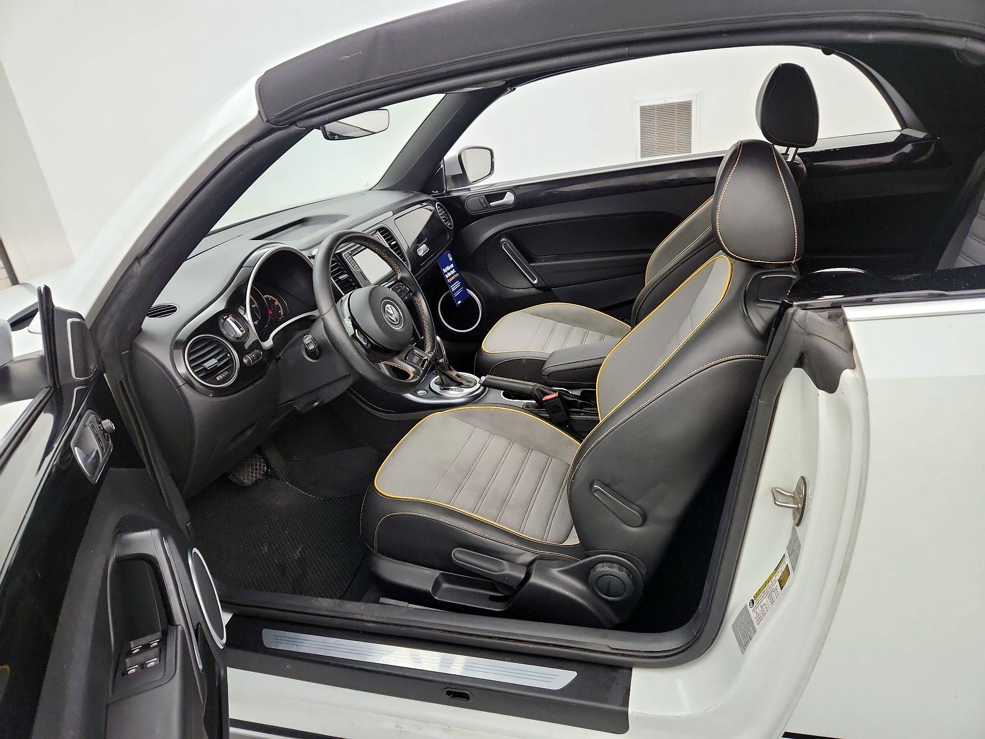 Thumbnail: 2017 Volkswagen Beetle - 11