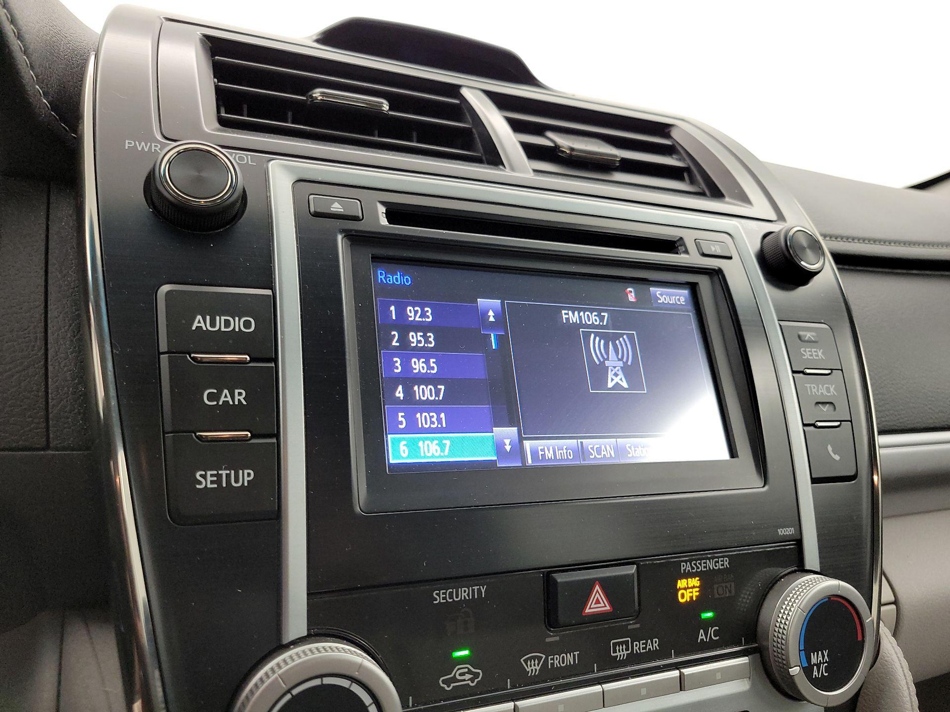 Thumbnail: 2014 Toyota Camry - 15