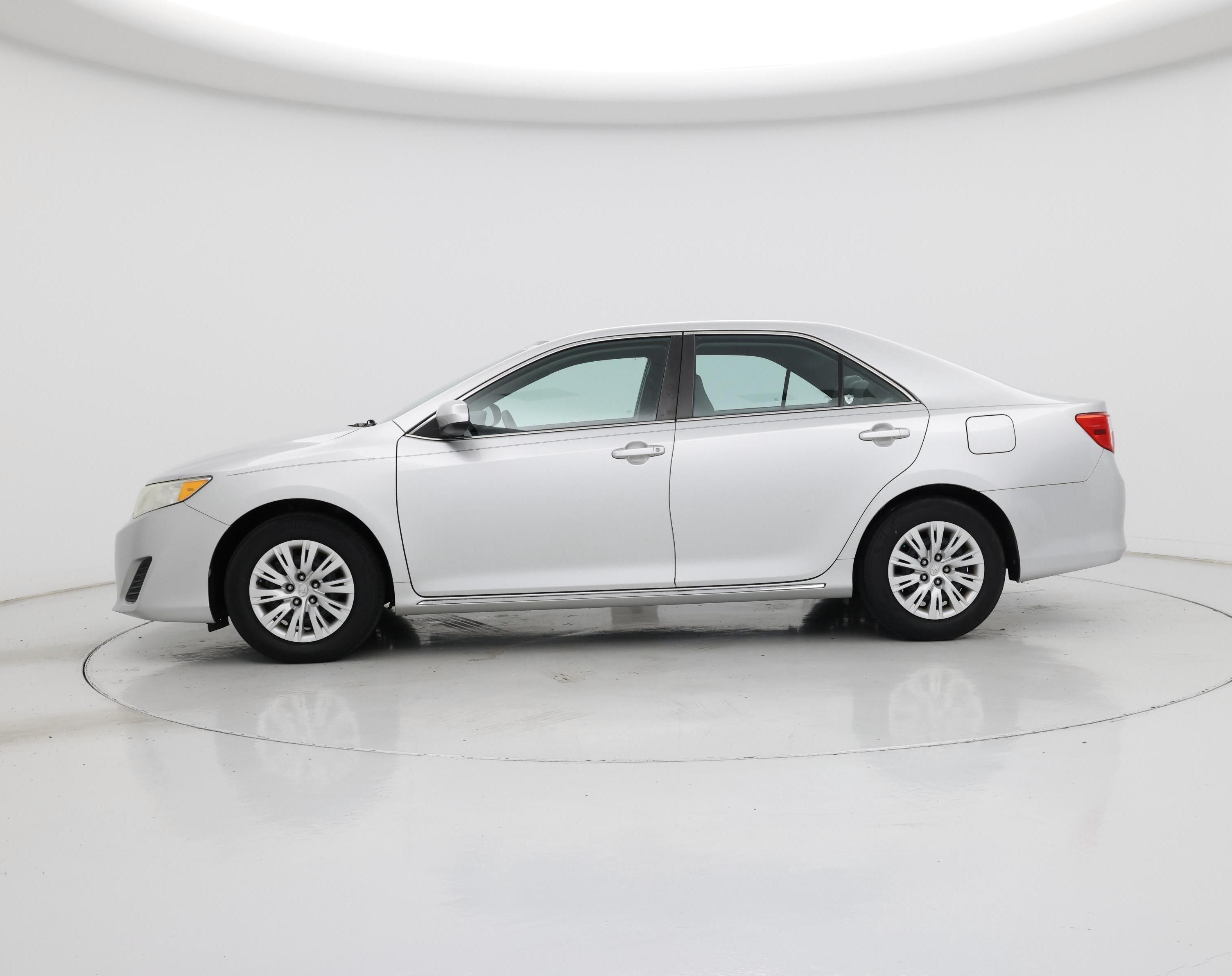 Thumbnail: 2014 Toyota Camry - 3