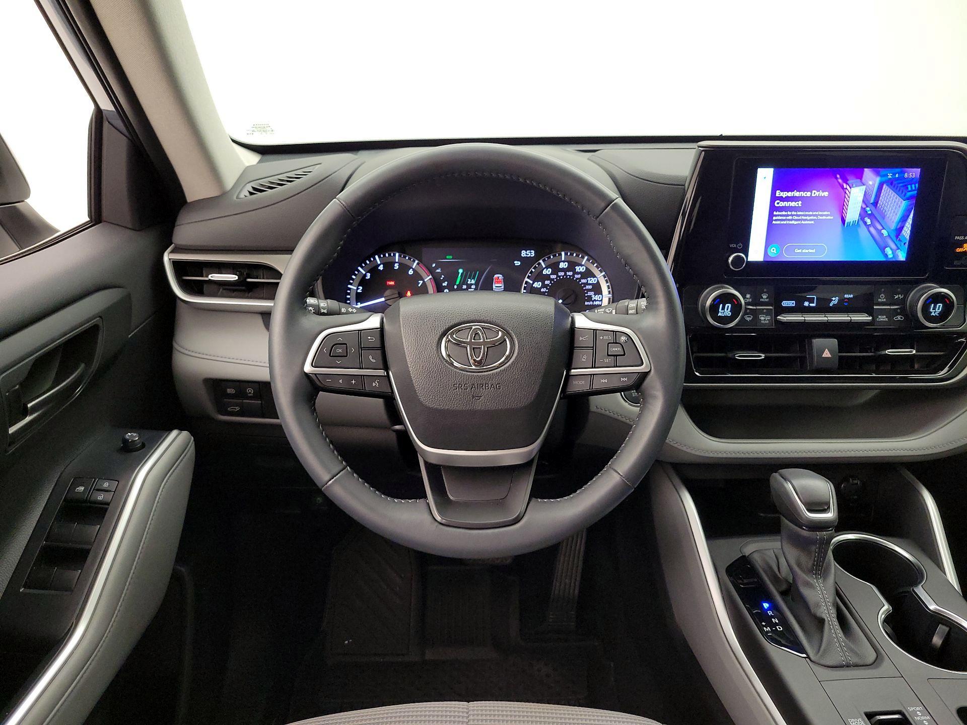 Thumbnail: 2023 Toyota Highlander - 10