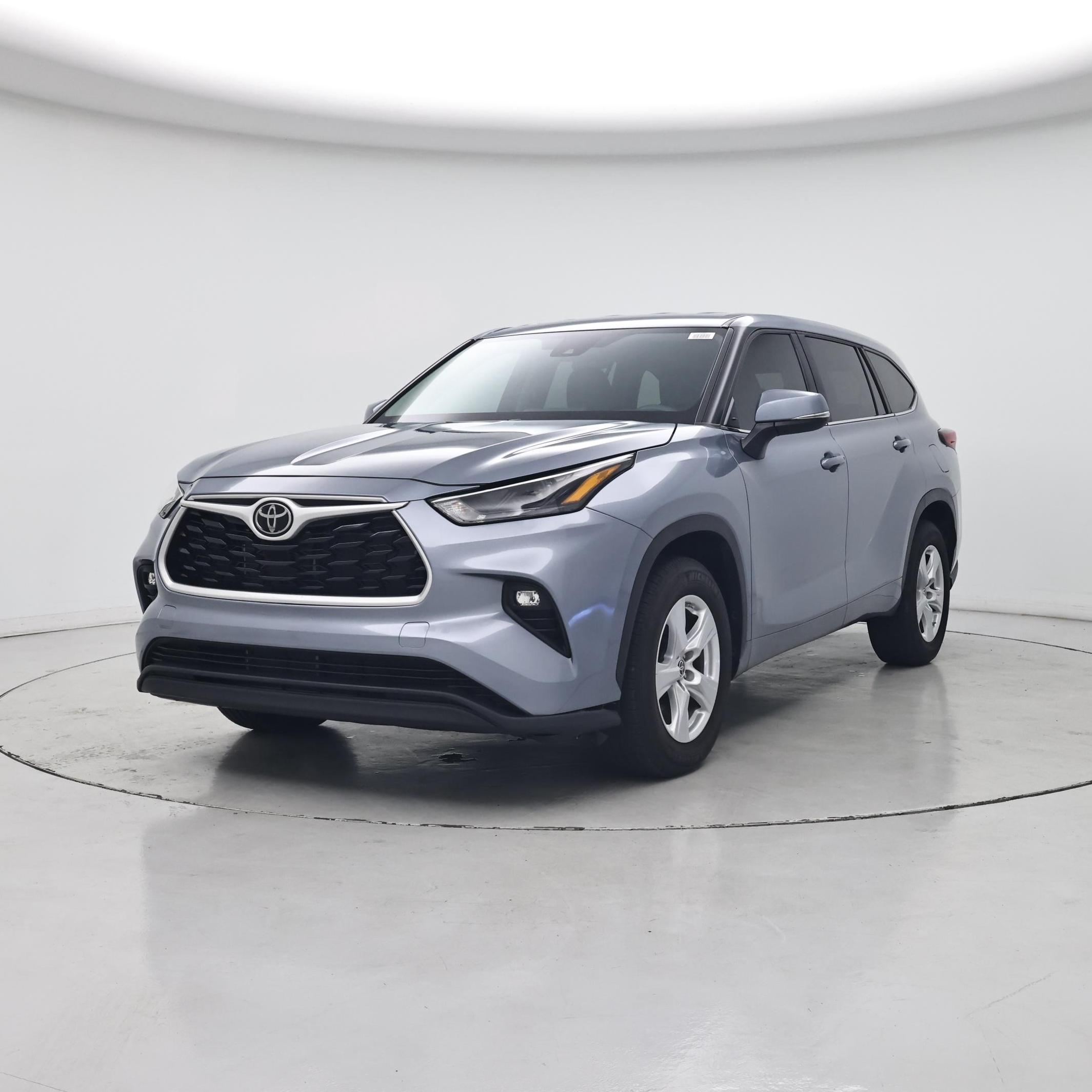 Thumbnail: 2023 Toyota Highlander - 4