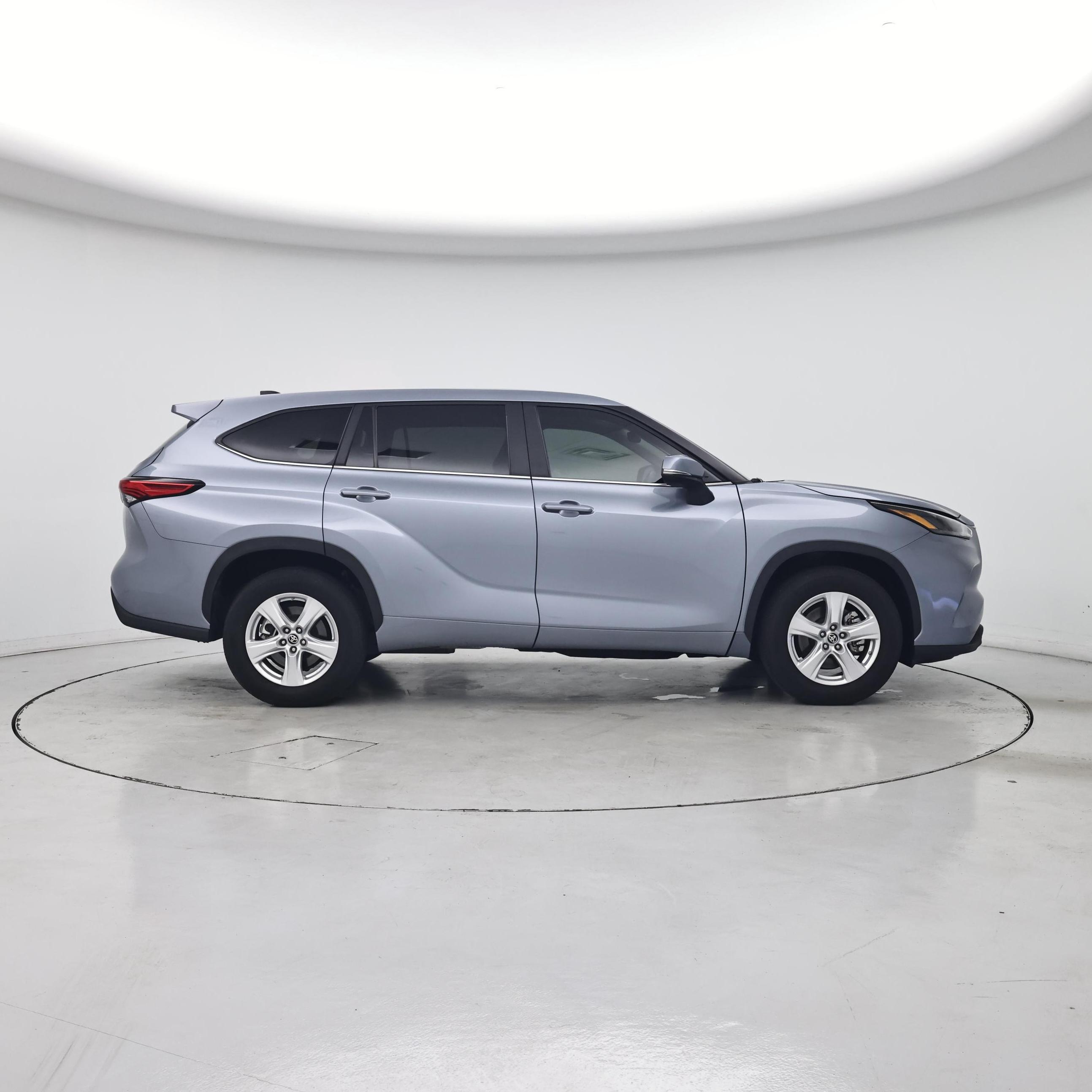 Thumbnail: 2023 Toyota Highlander - 7