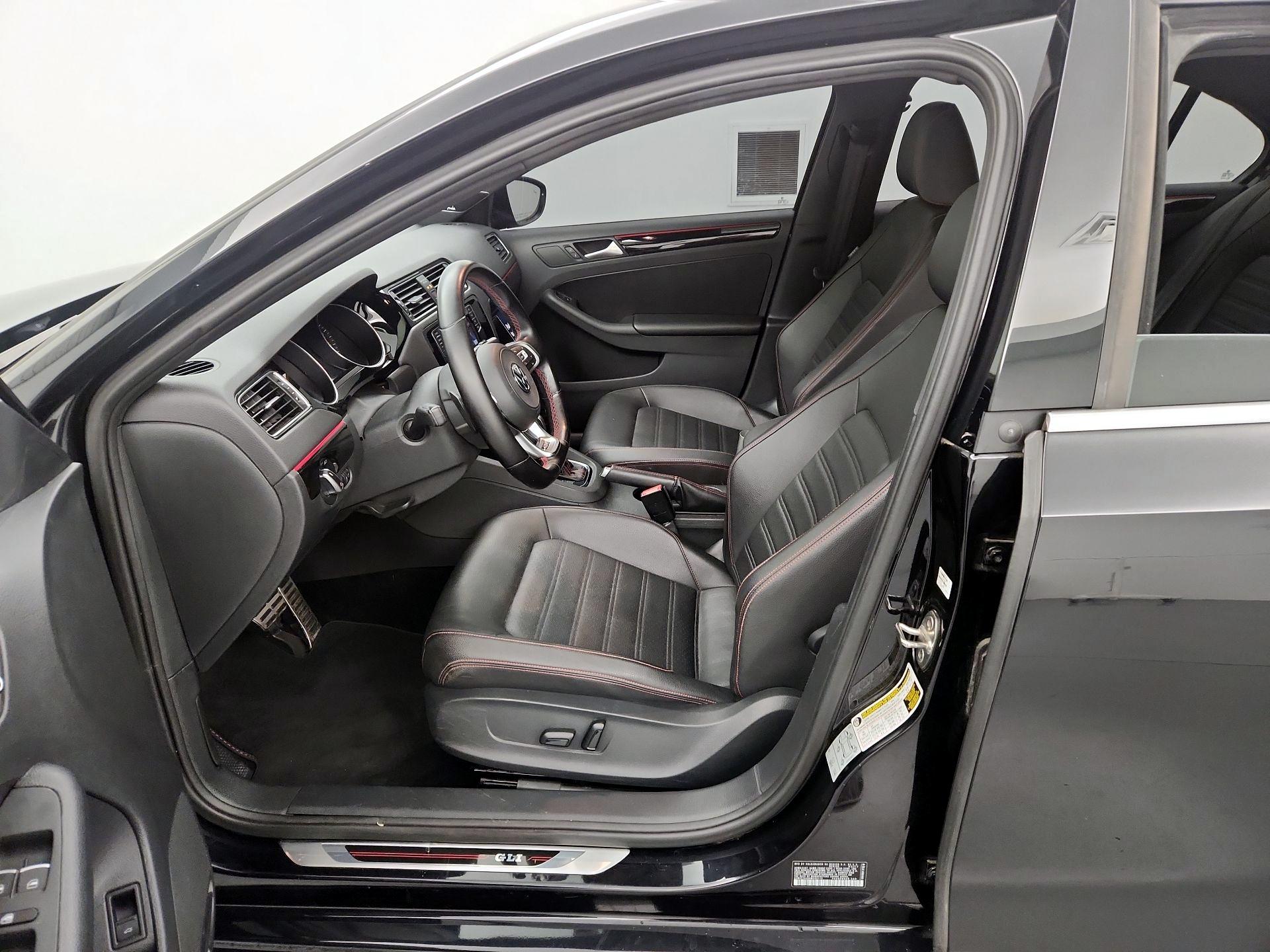 Thumbnail: 2017 Volkswagen Jetta - 11