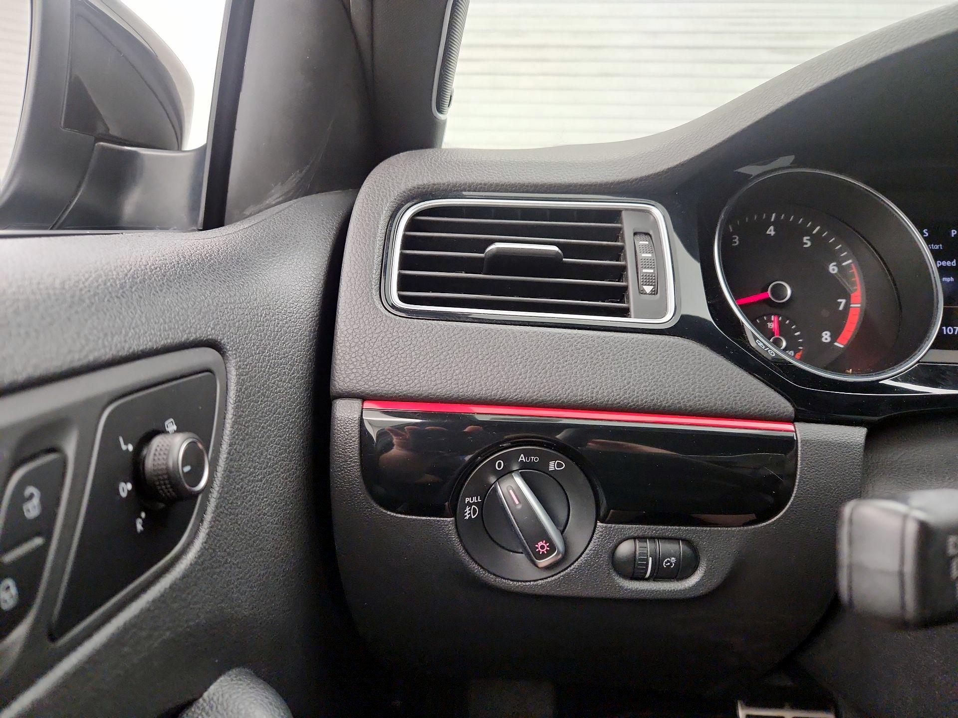Thumbnail: 2017 Volkswagen Jetta - 13