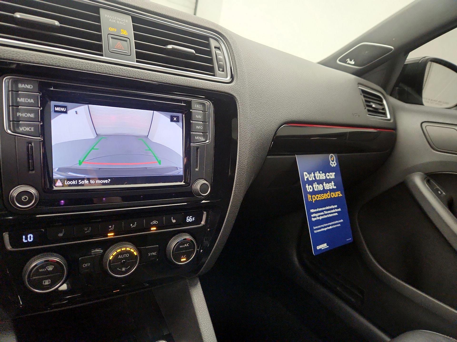 Thumbnail: 2017 Volkswagen Jetta - 15