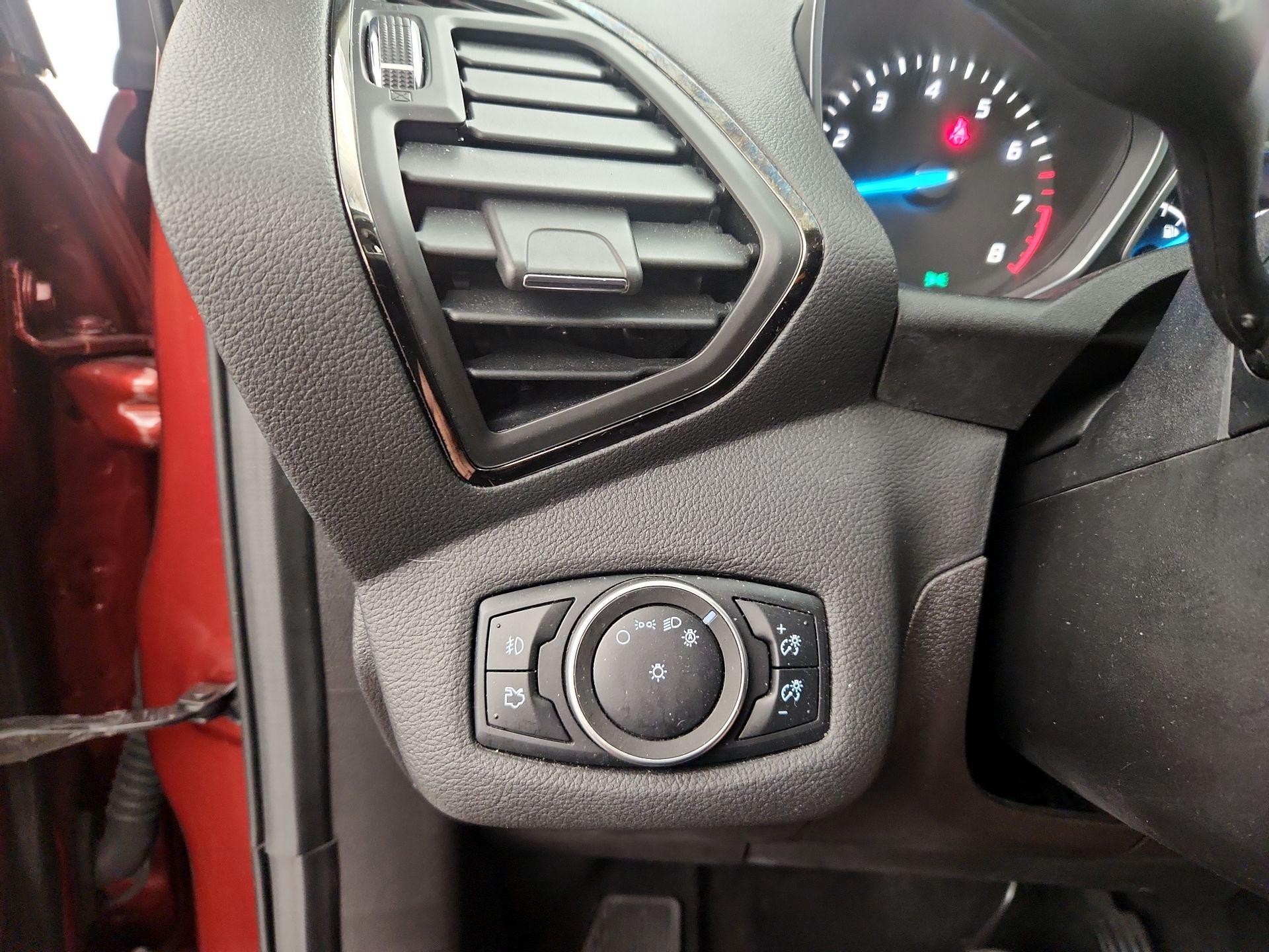 Thumbnail: 2016 Ford Escape - 13