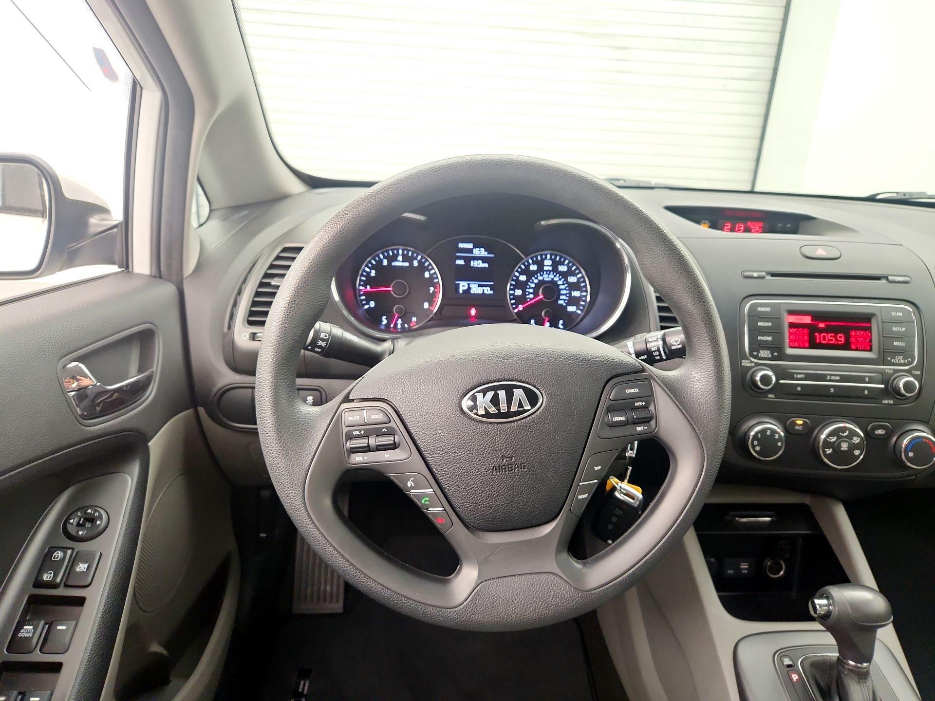 Thumbnail: 2015 Kia Forte - 10